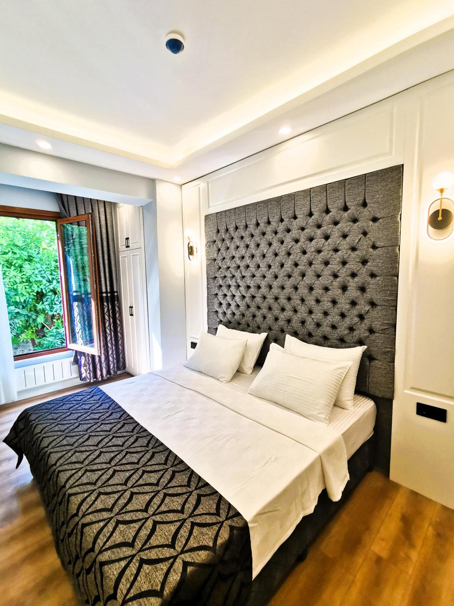 Deluxe Room,1687633172:JPEG