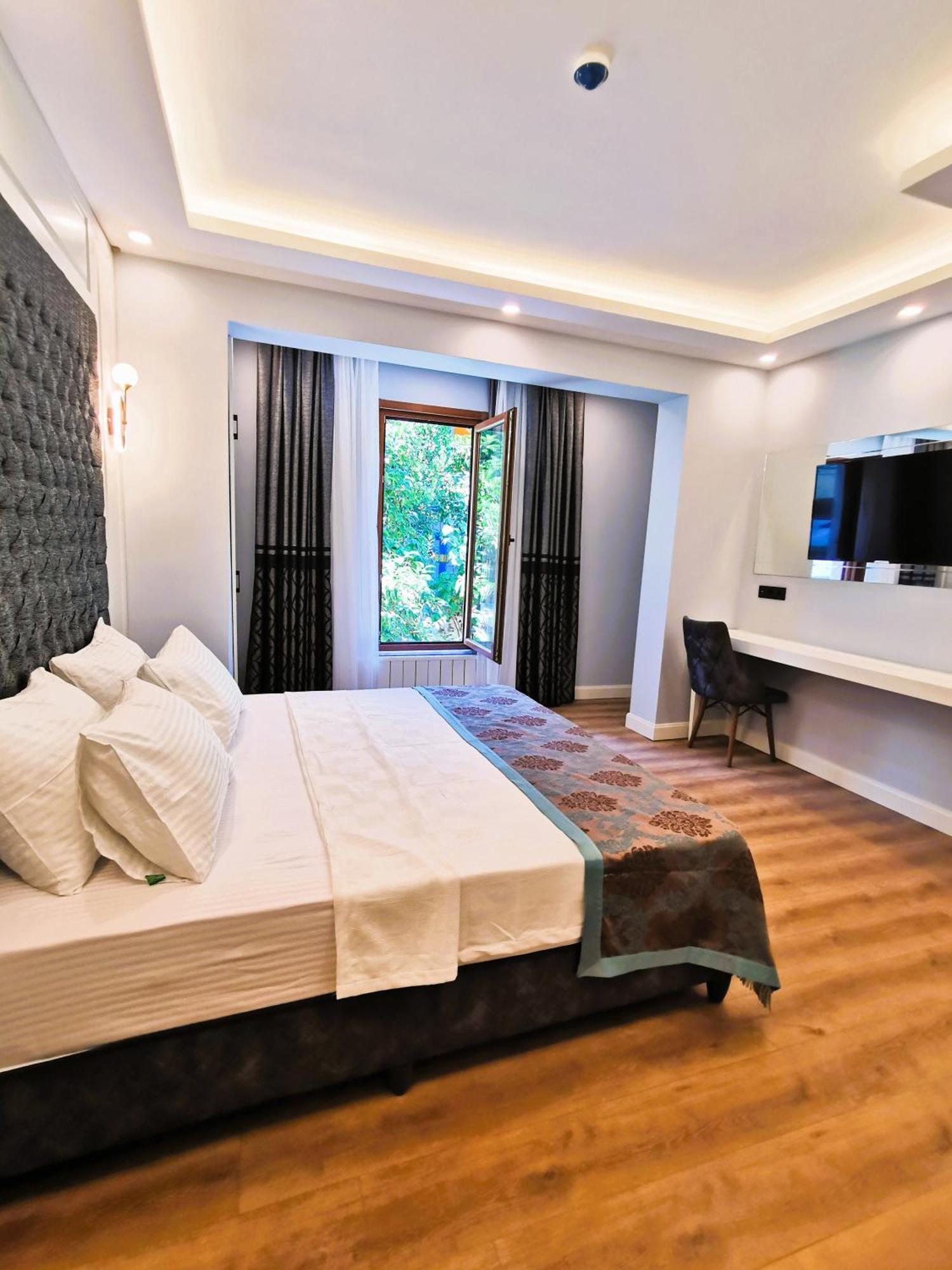 Deluxe King Room,1687633194:JPEG