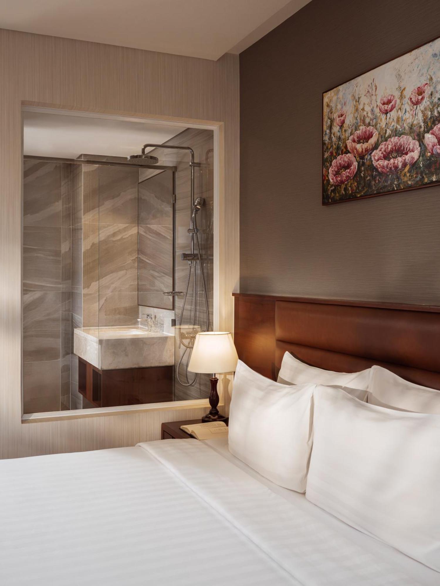 Premium Deluxe Double or Twin High Floor with City View