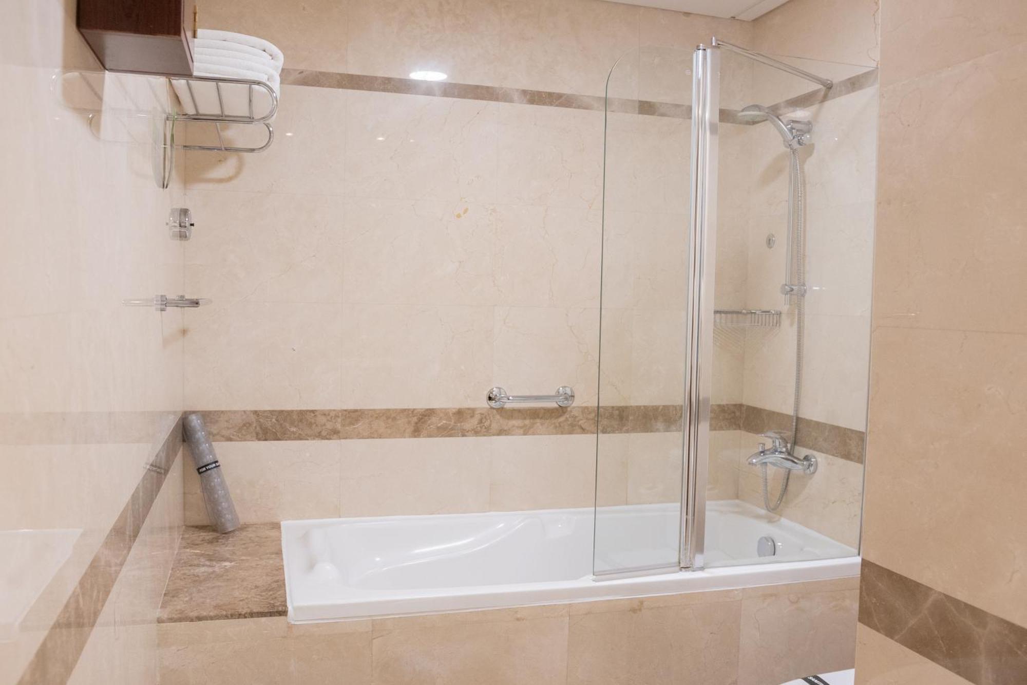 Apartamento de 2 Quartos com Cozinha