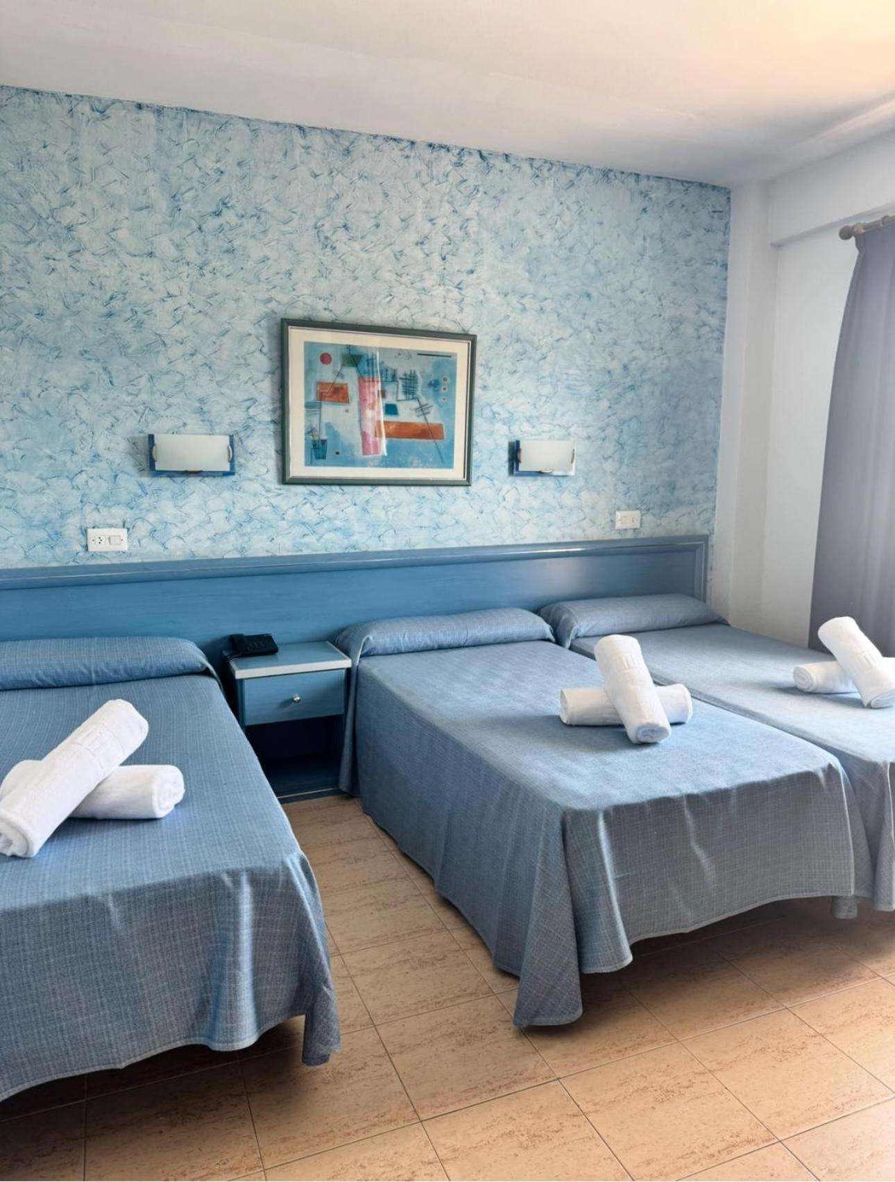 Double Room 2 Extra Beds