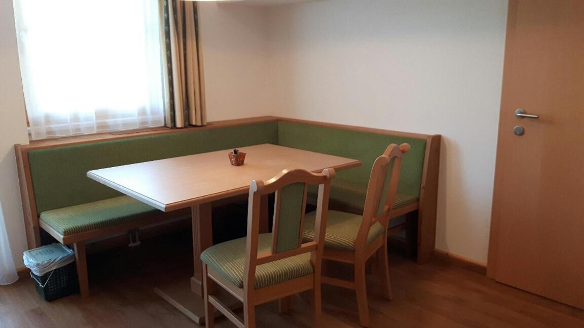 Suite,1690604439:JPEG