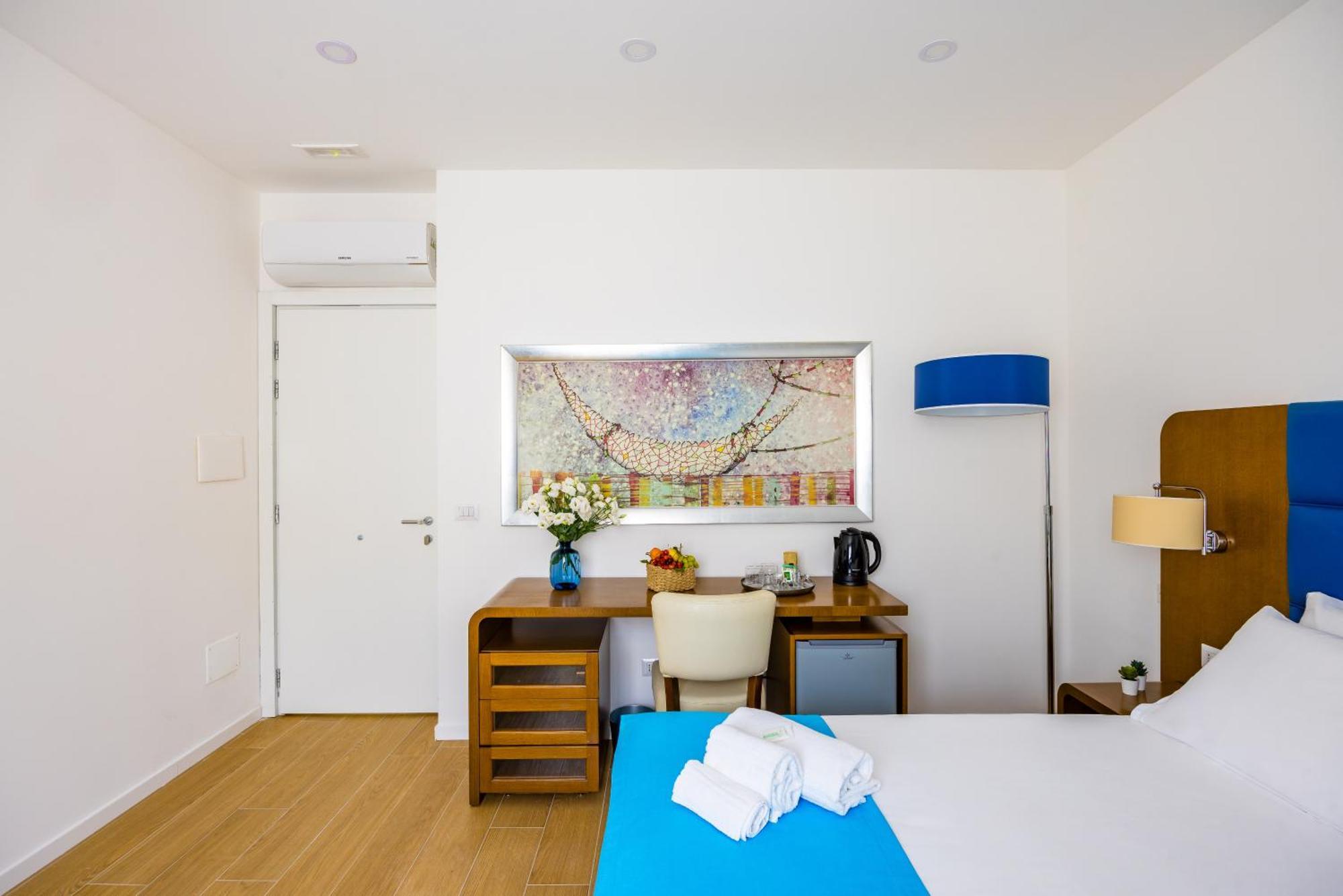 Double Room Private Bathroom