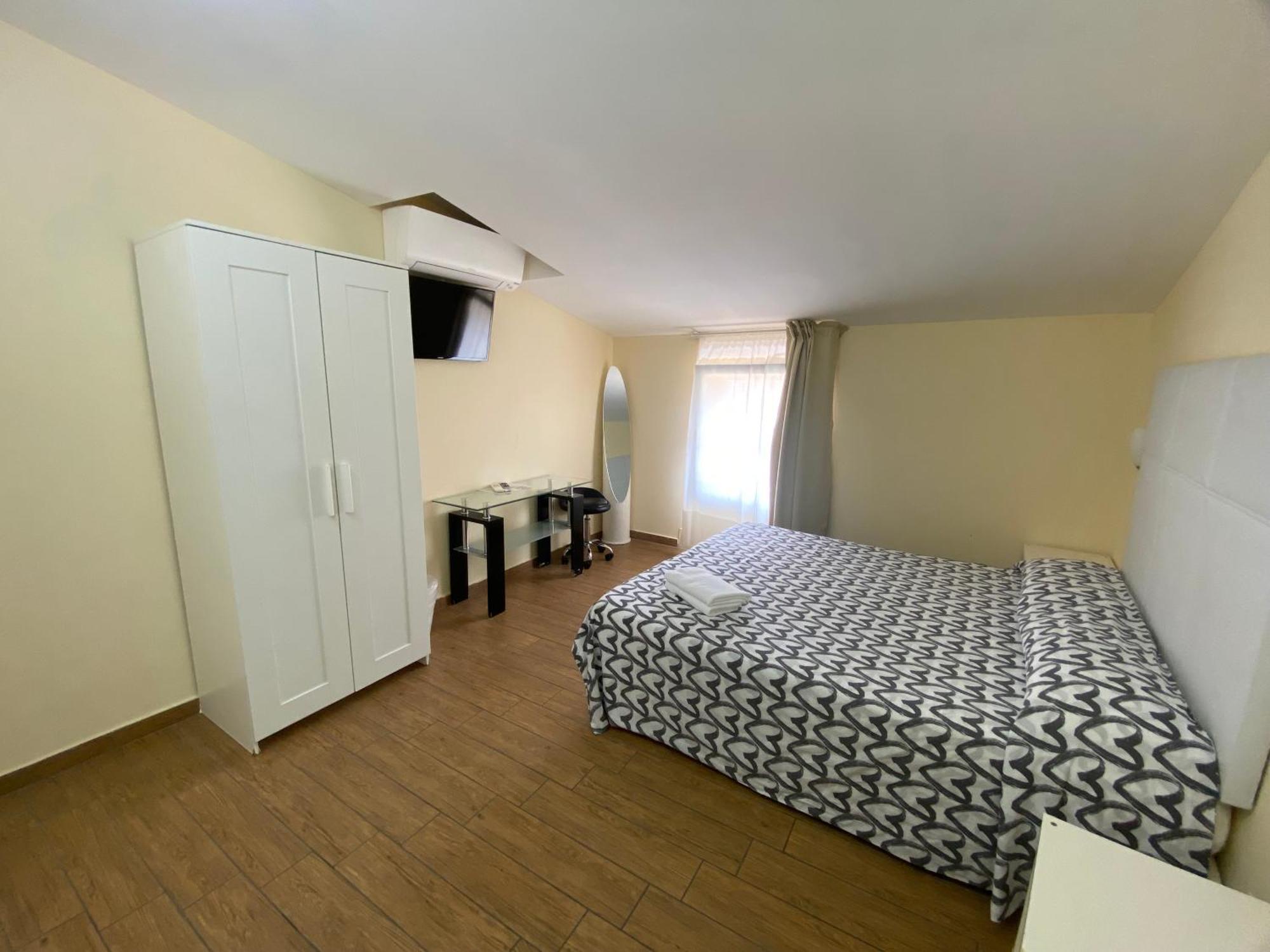 Double or Twin Room Attic