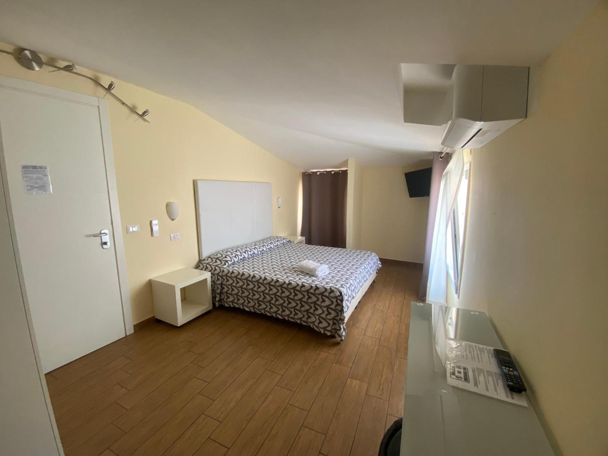 Double or Twin Room Attic