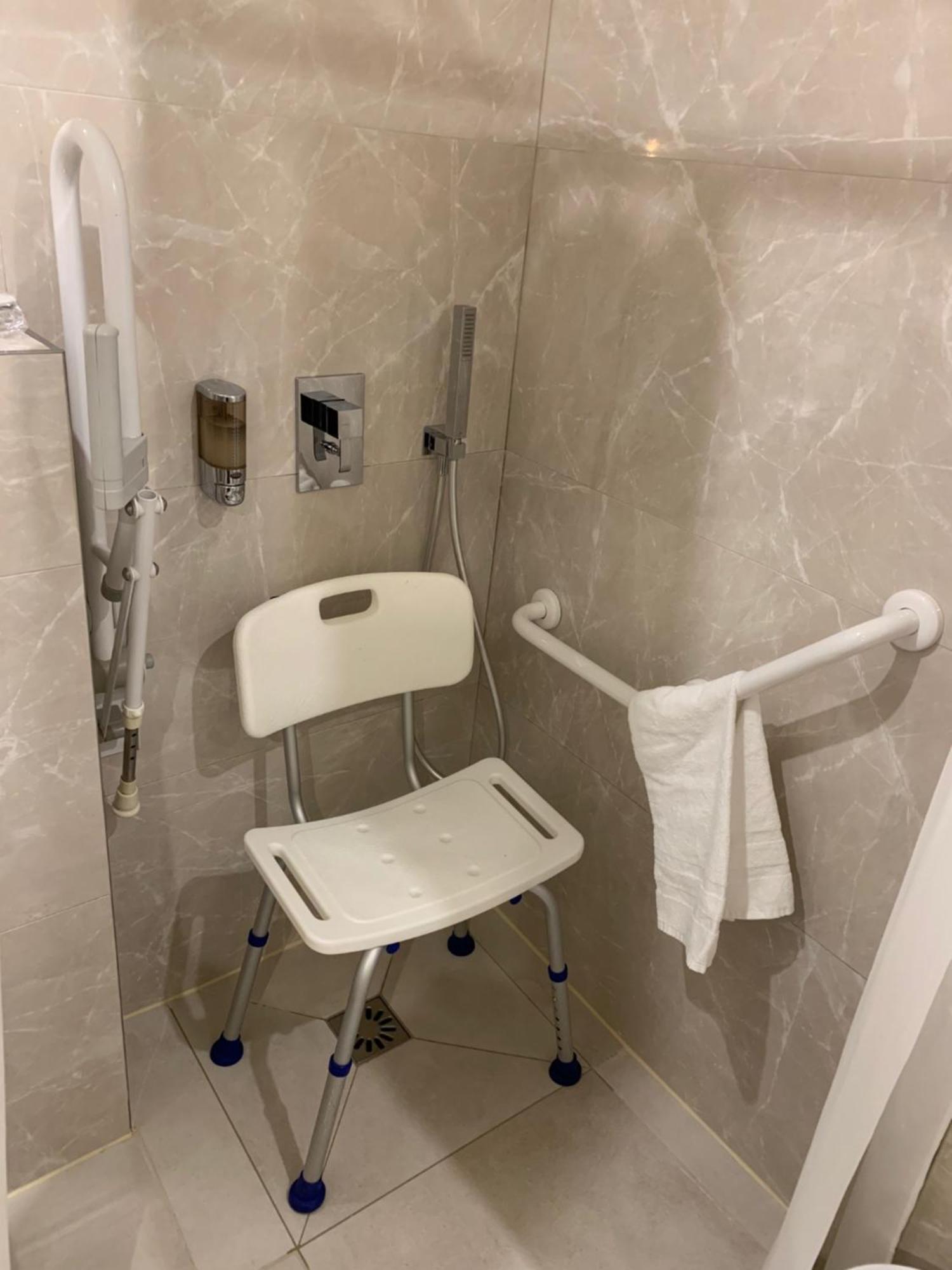 King Room - Disability Access,1697353786:JPEG