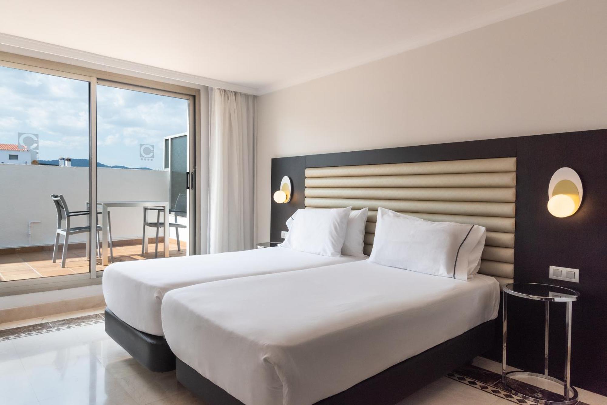 Double or Twin Room Terrace