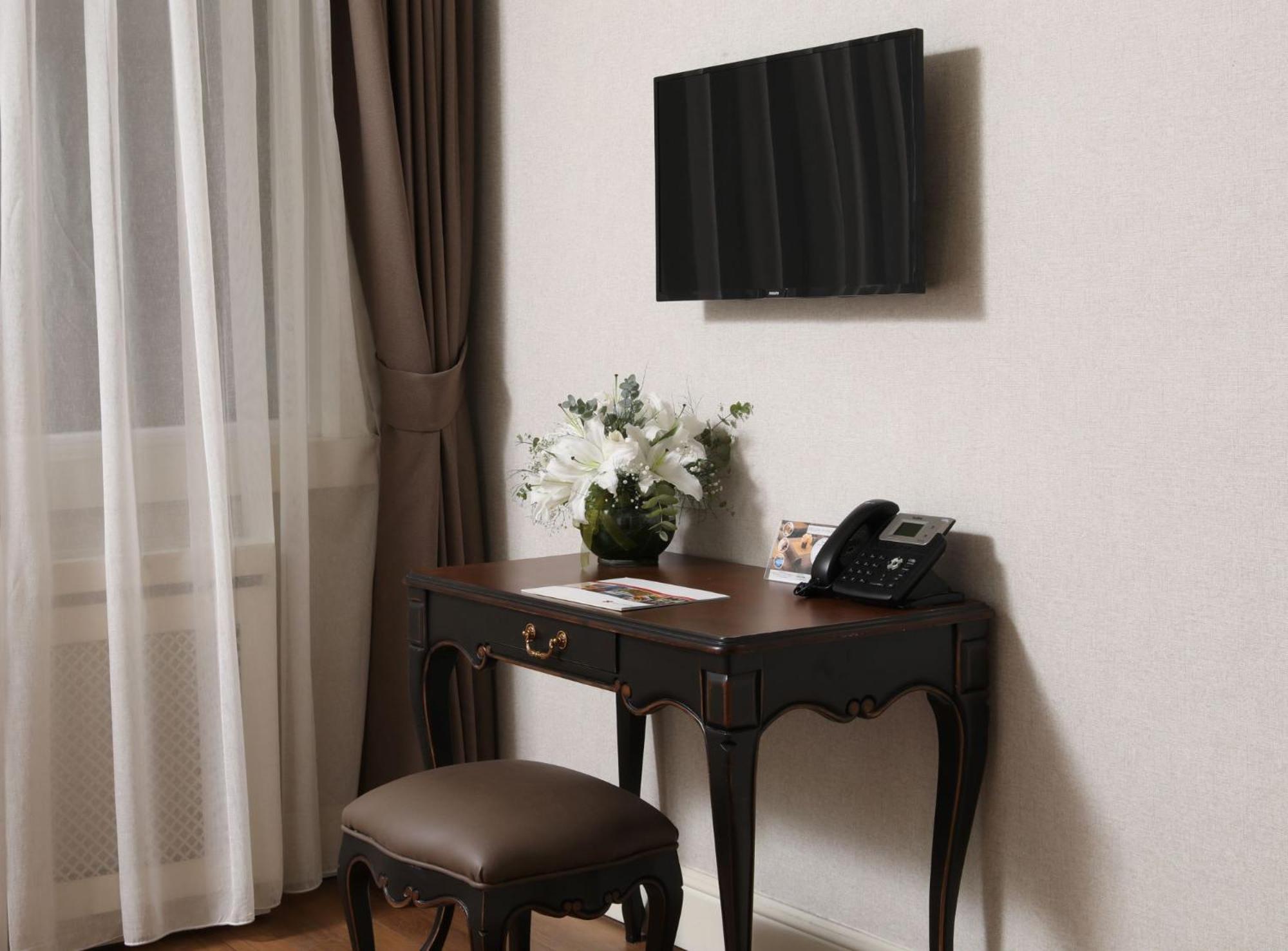 Family Studio Annex