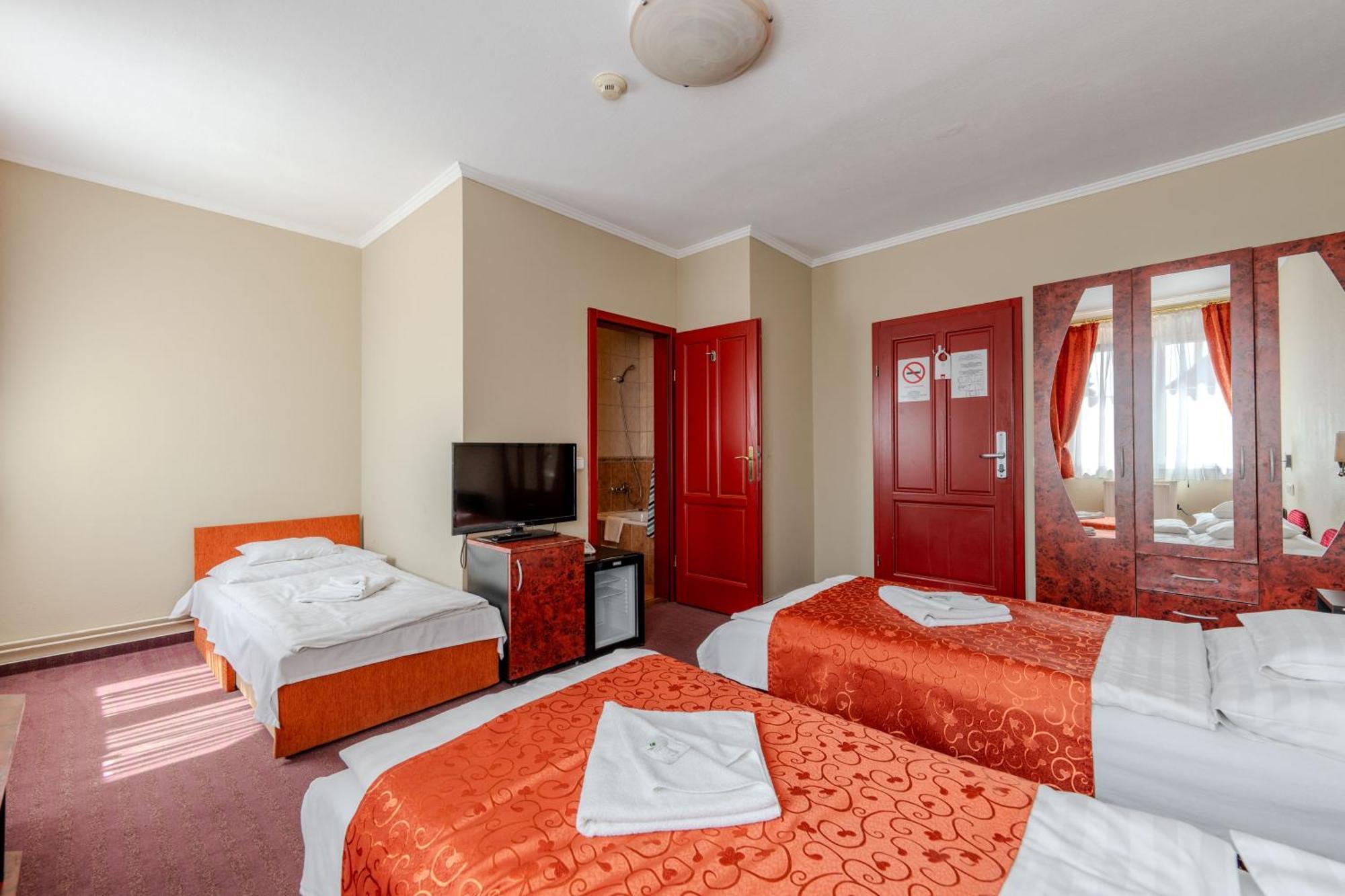 Triple Room