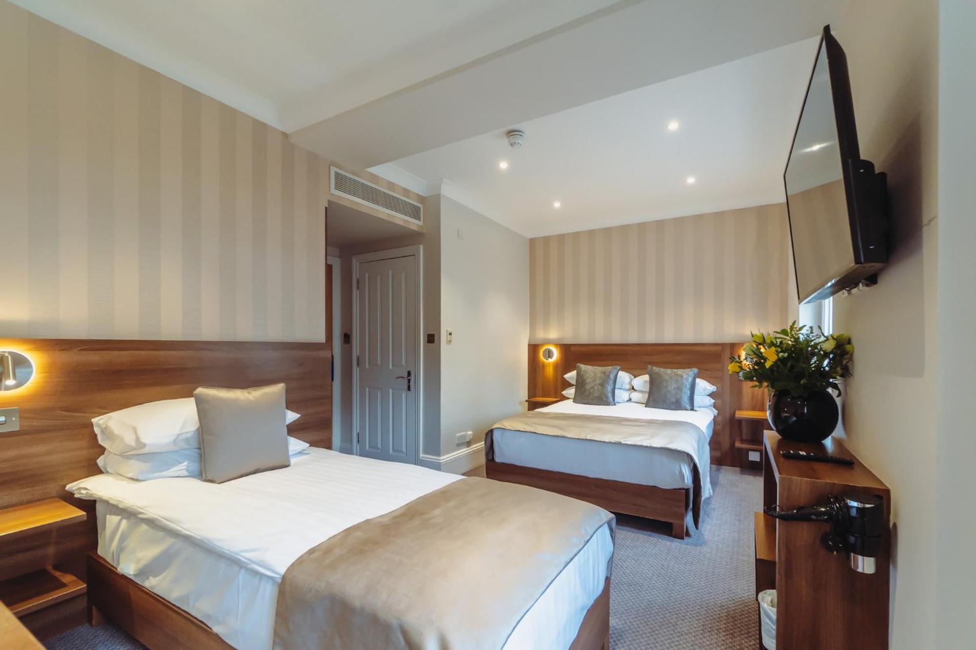 Triple Room,1742591795:JPEG