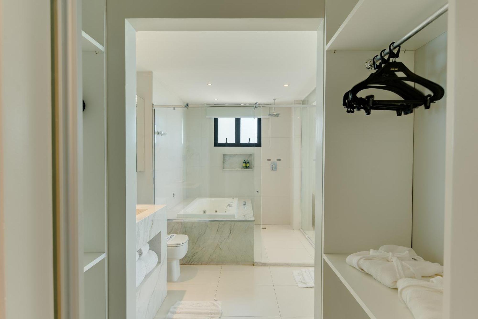 King Suite Sea View