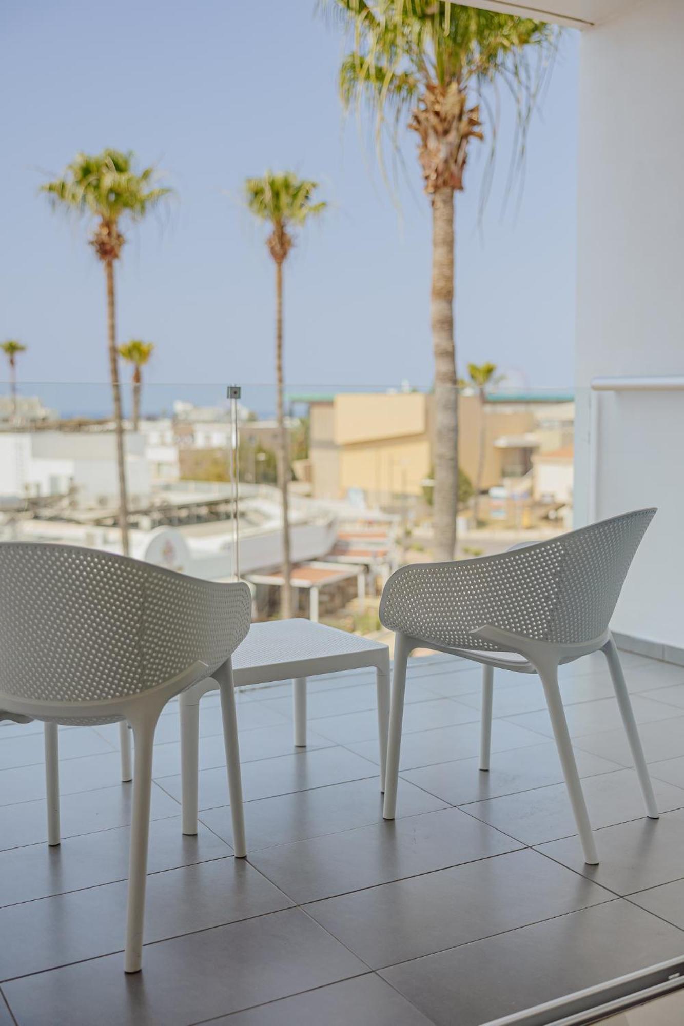 Double or Twin Room Inland View