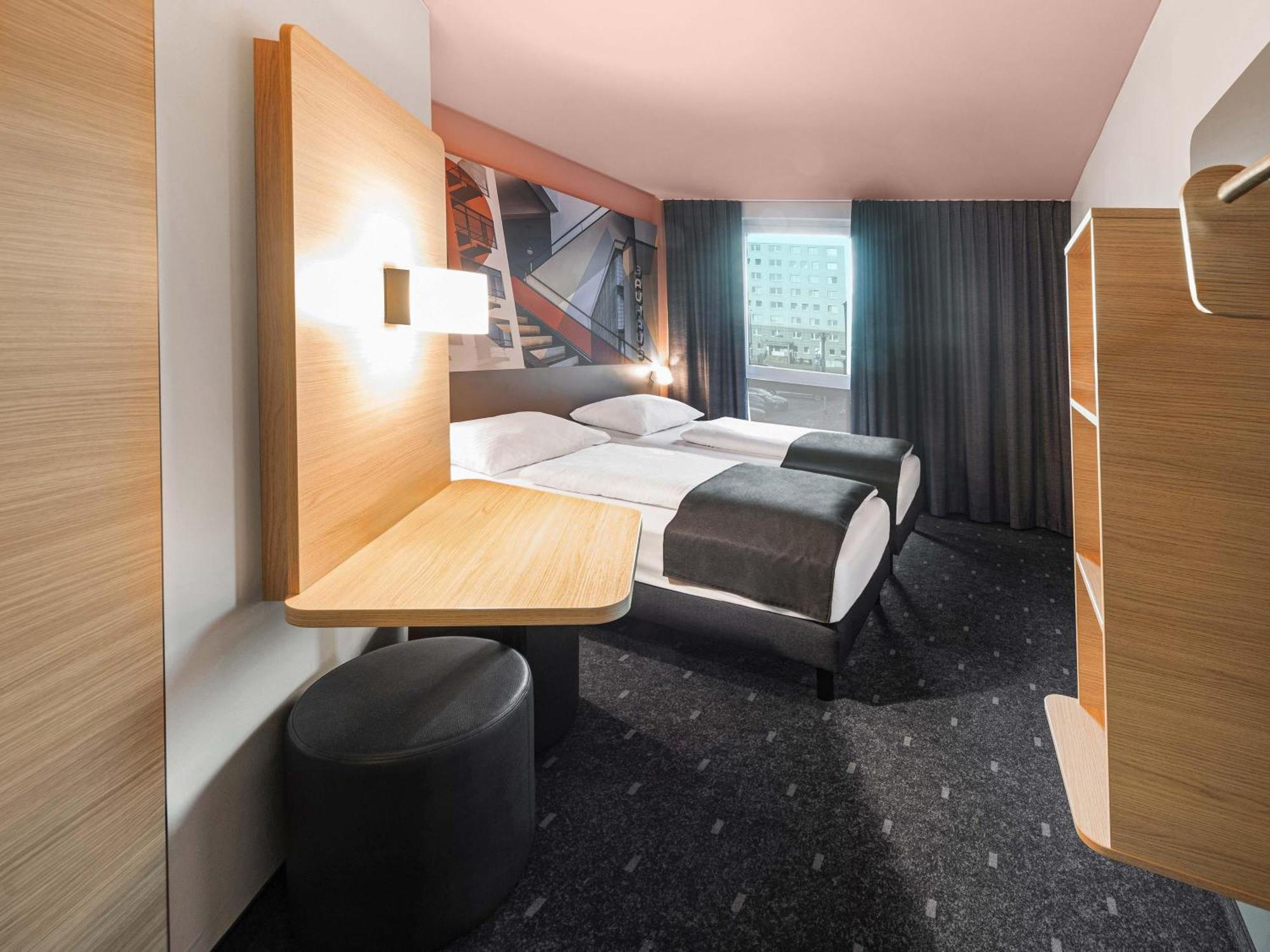 Twin Room,1699611433:JPEG