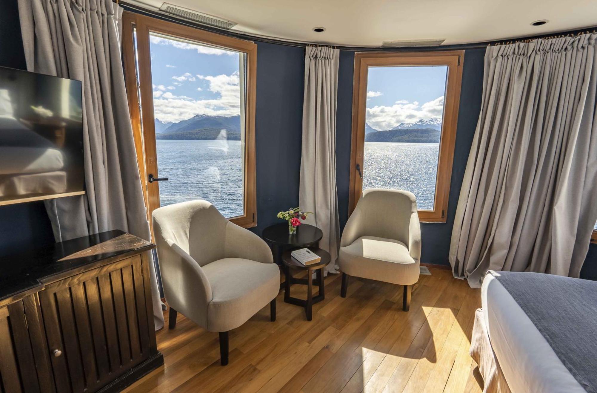Deluxe Double Room Lake View