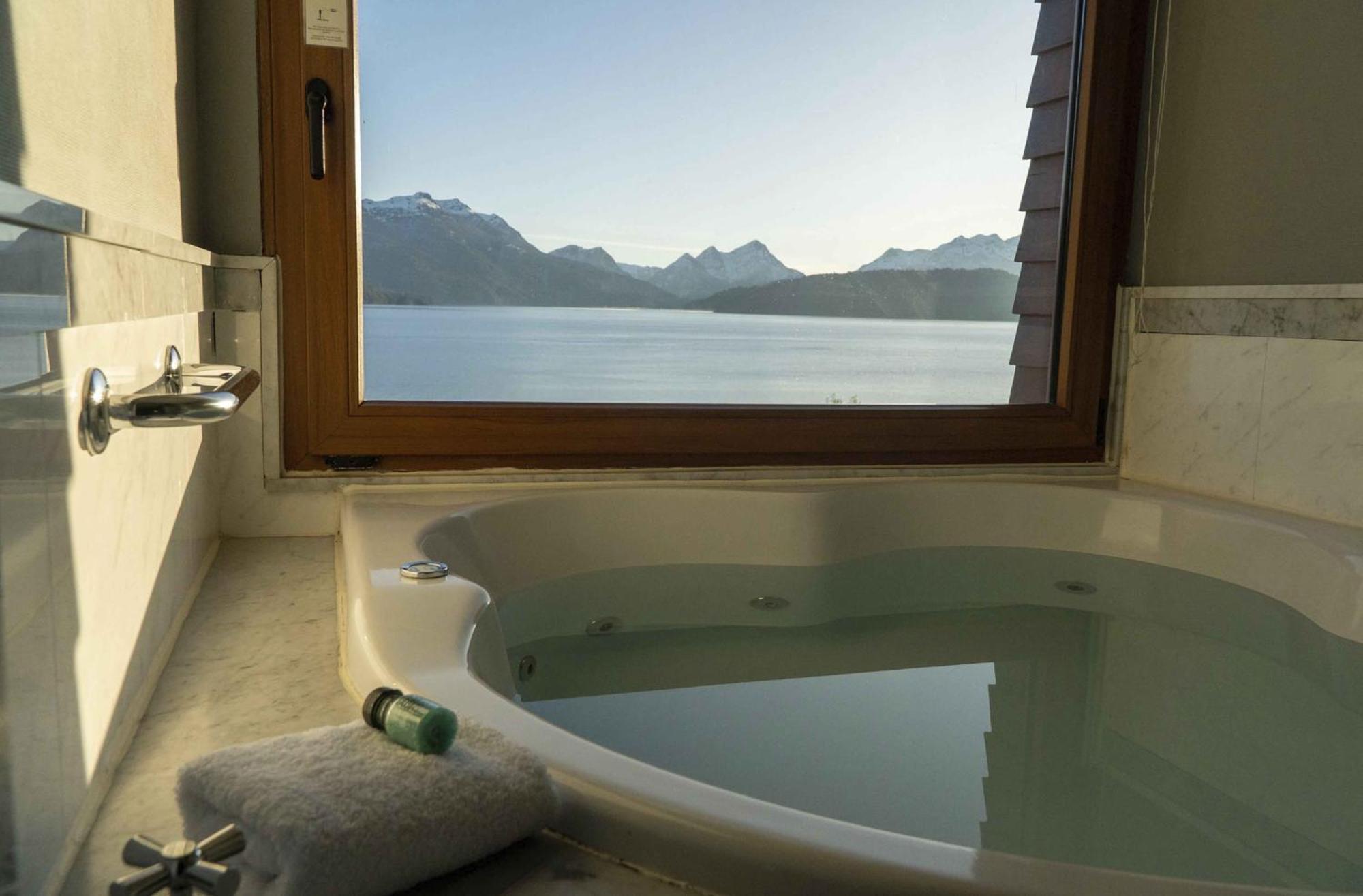 Deluxe Double Room Lake View