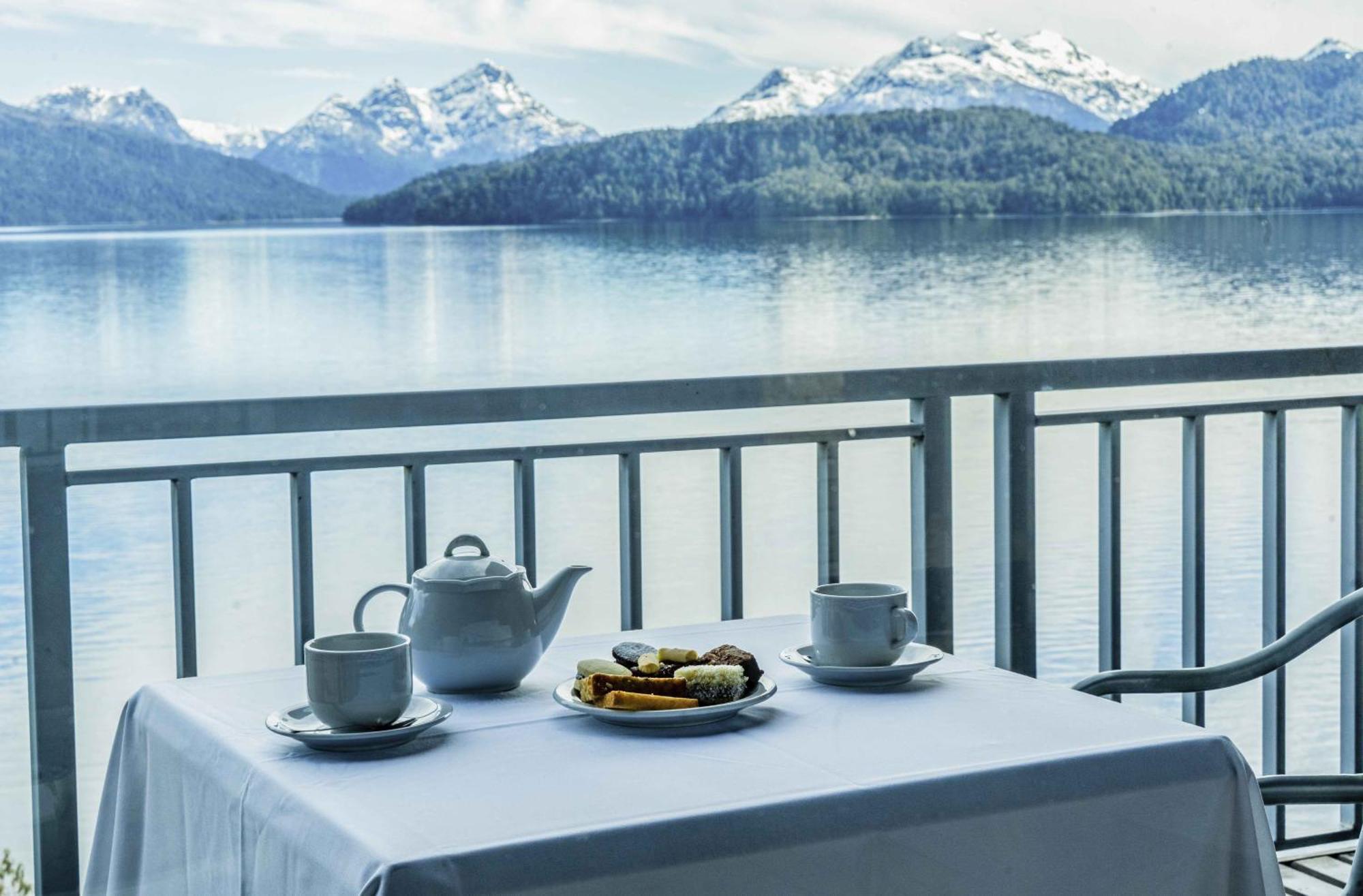 Deluxe Double Room Lake View