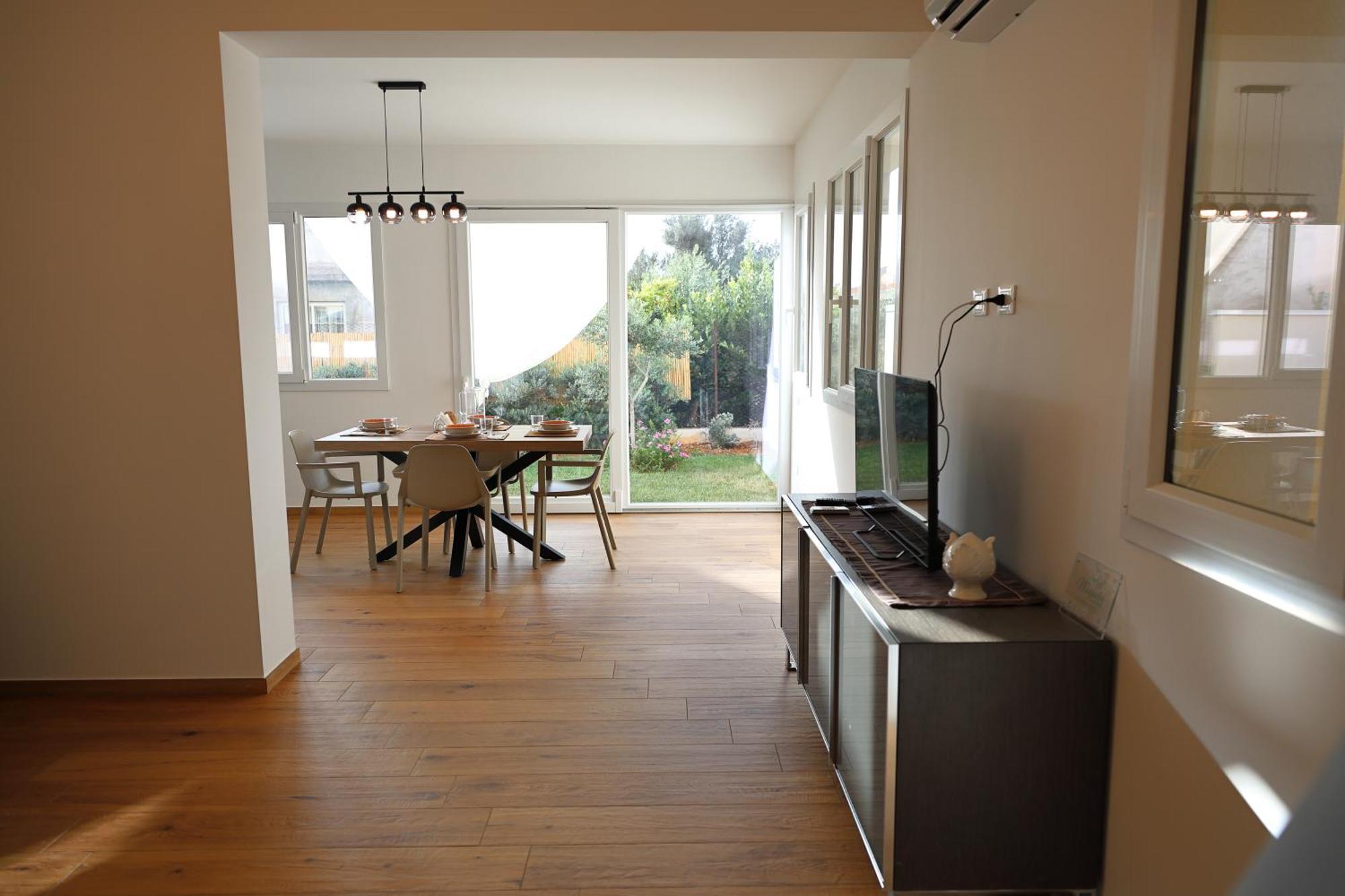Deluxe One-Bedroom Apartment Garden View