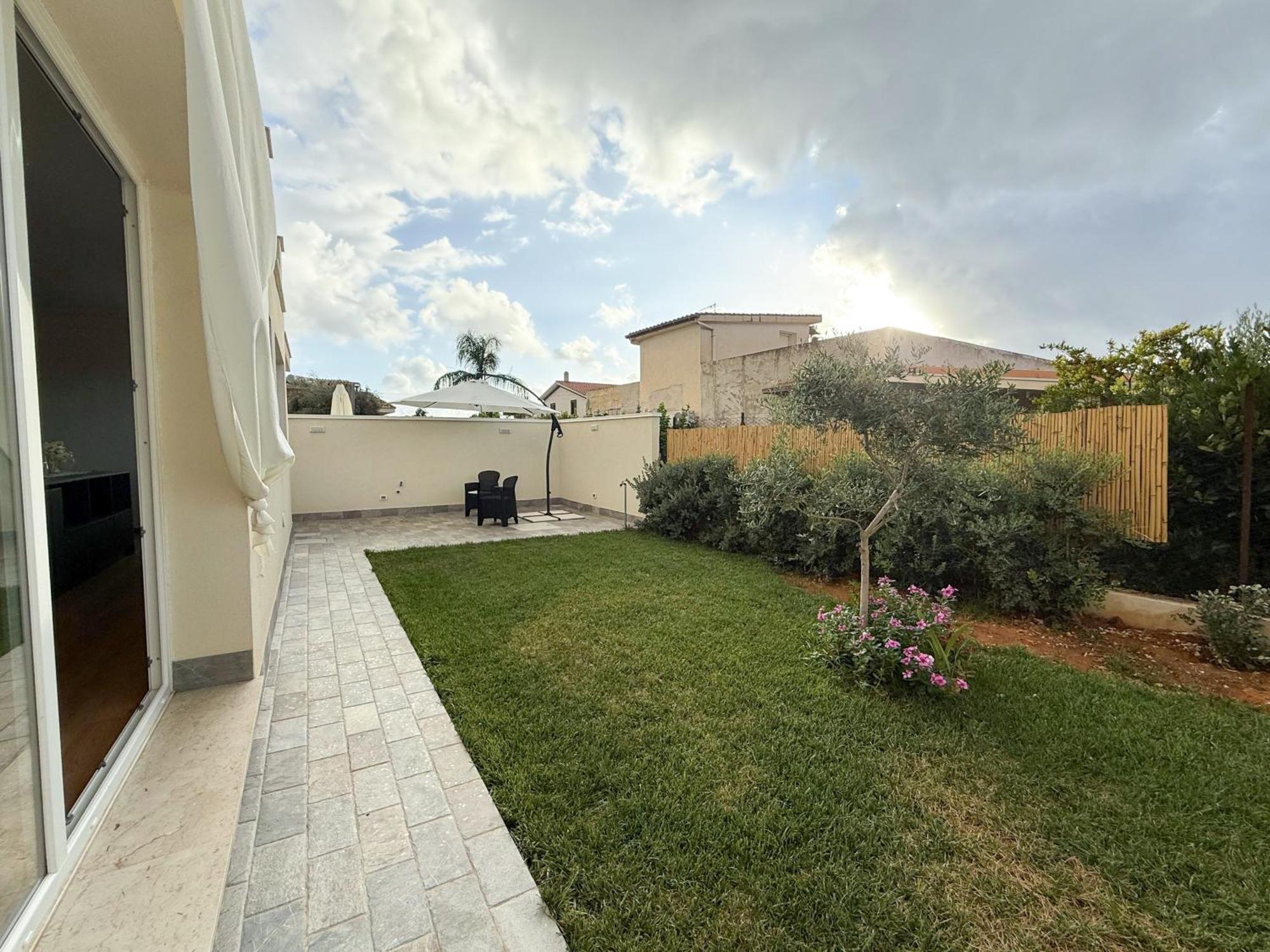 Deluxe One-Bedroom Apartment Garden View