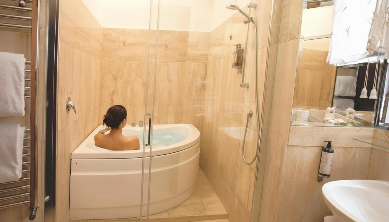 Suite with Jacuzzi and Garden Access
