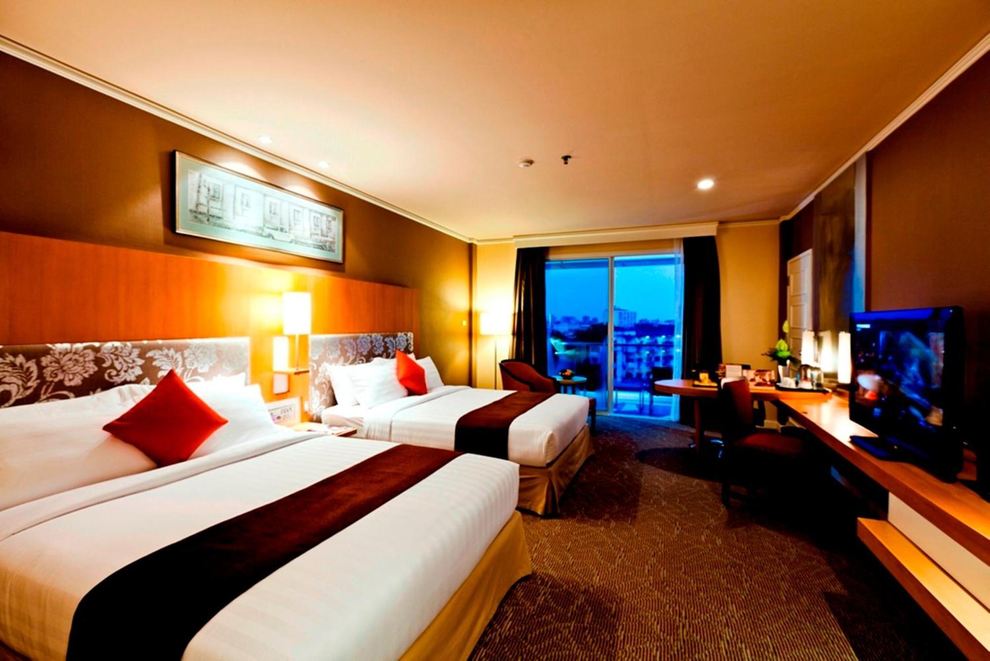 Deluxe Double or Twin Room Balcony Pool View