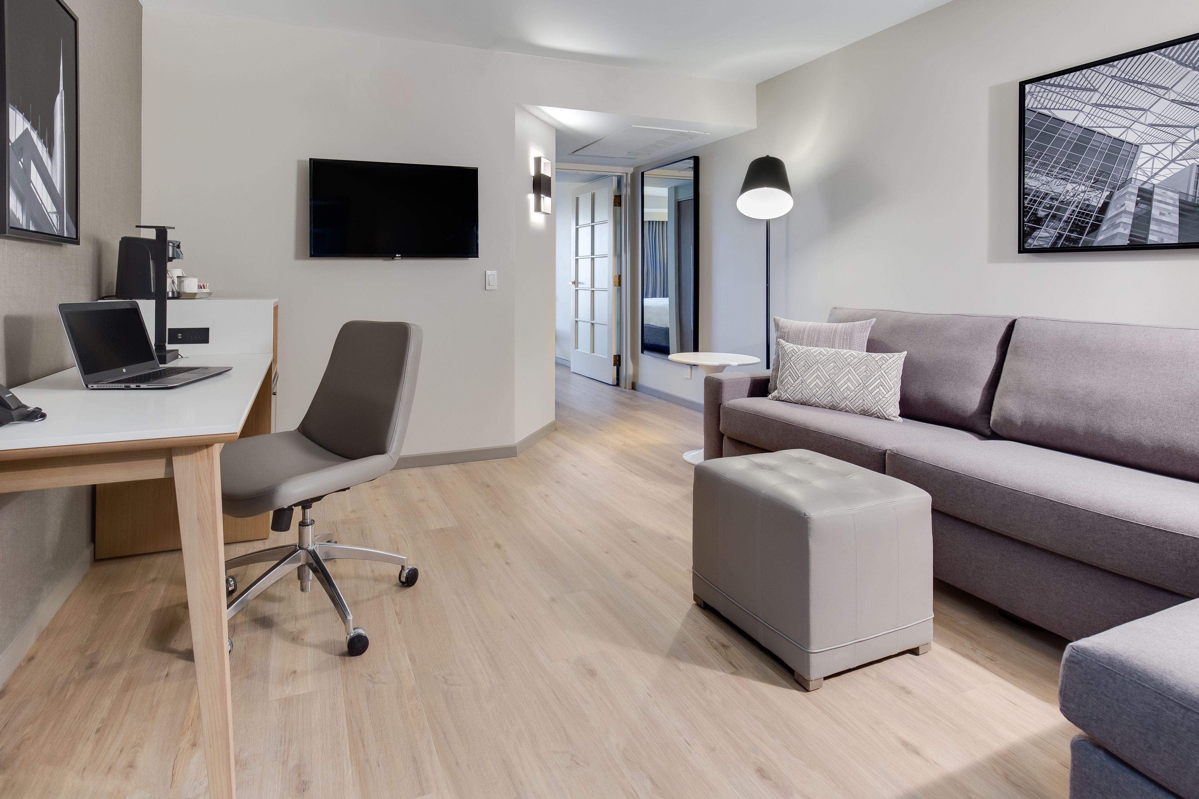 One-Bedroom King Suite Sofa Bed Non-Smoking