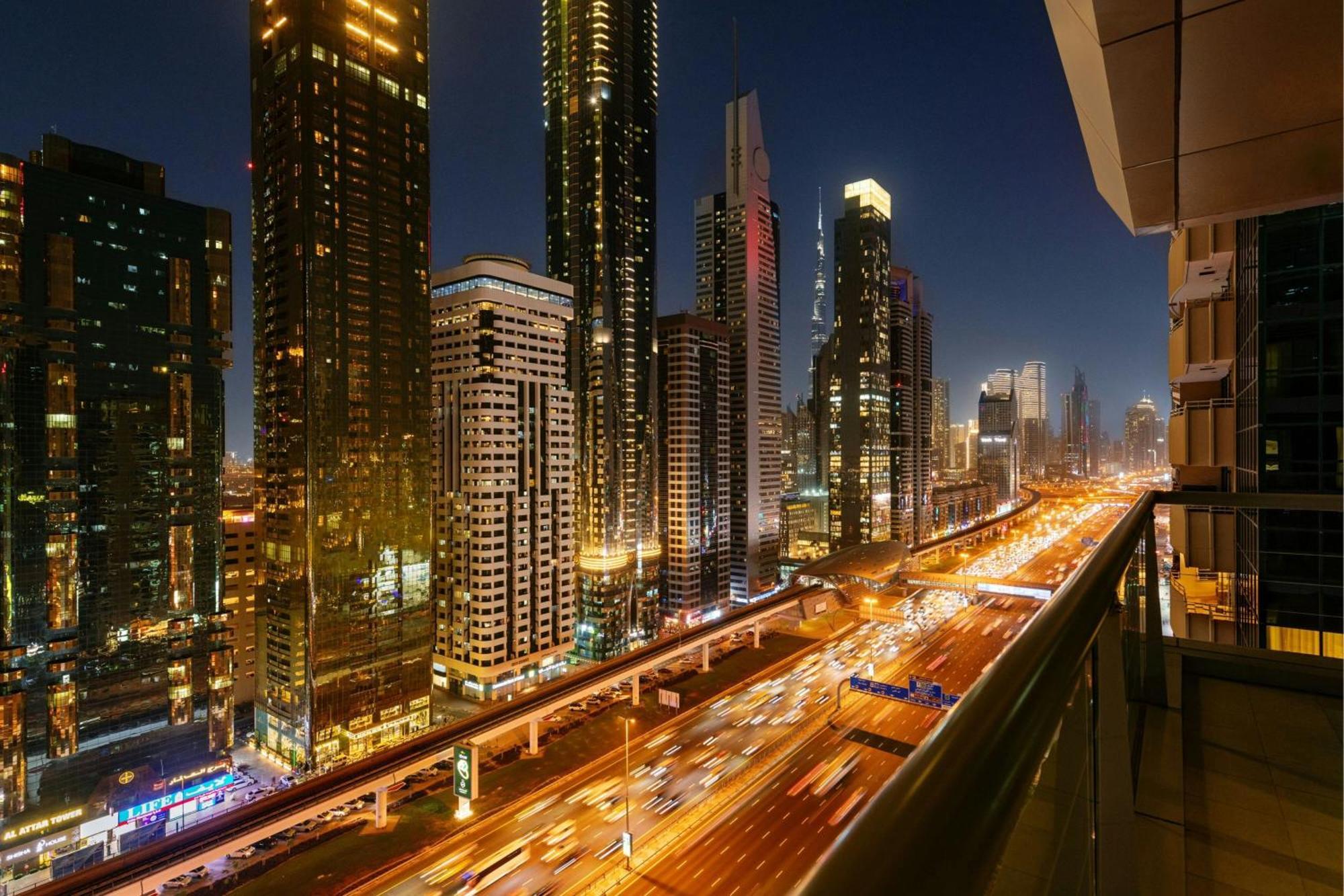 Classic King Room Balcony Sheikh Zayed Road view