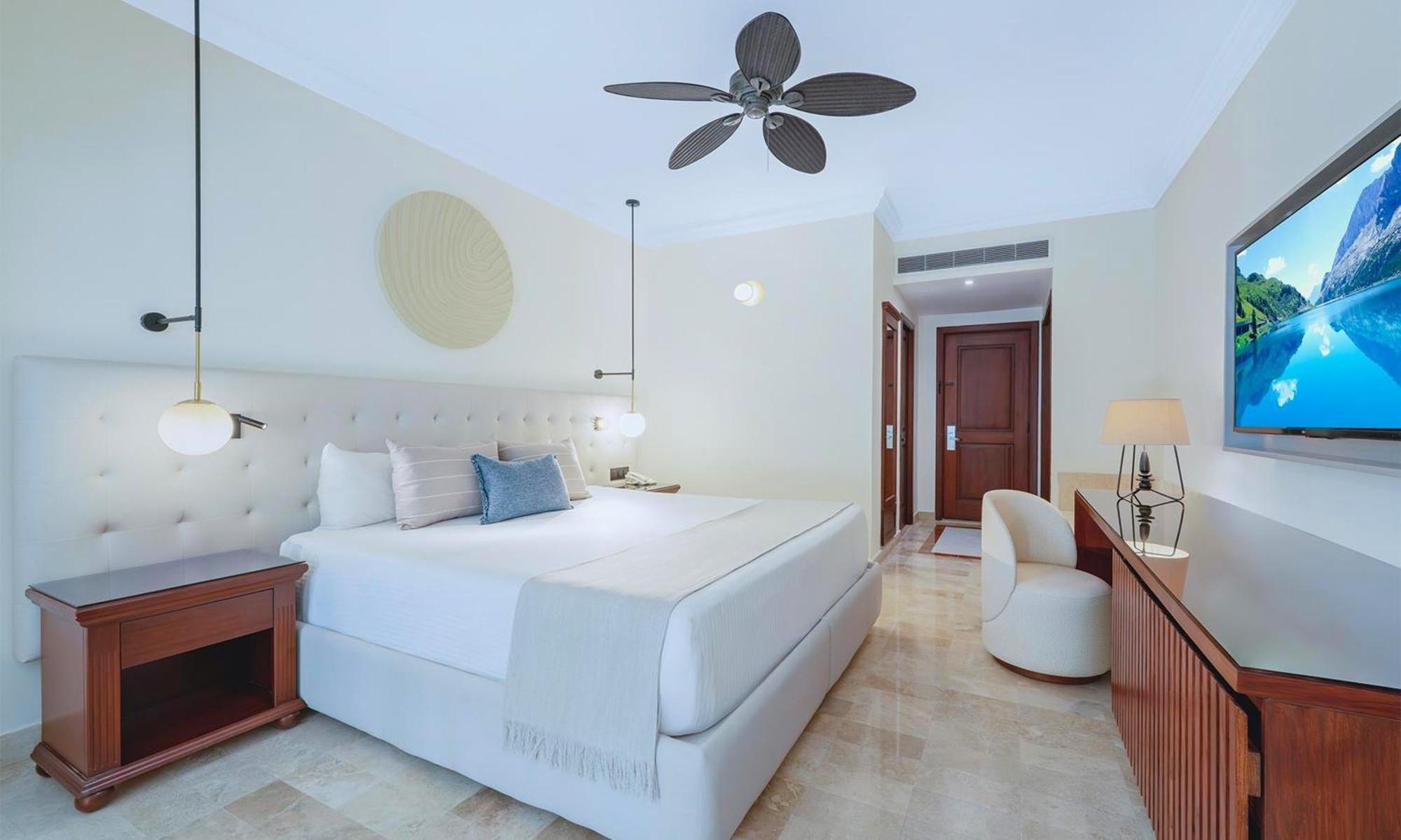Junior Suite Poolside