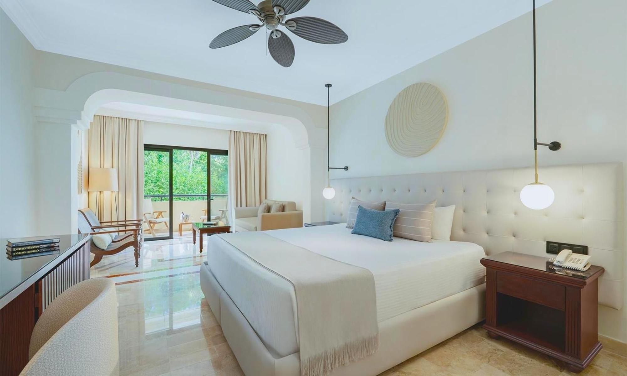 Junior Suite Poolside