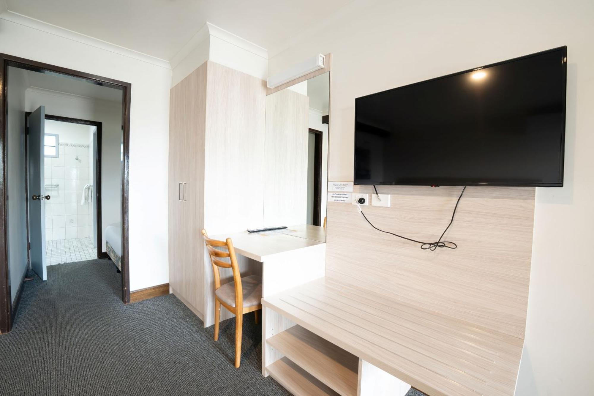 Superior King Spa Suite