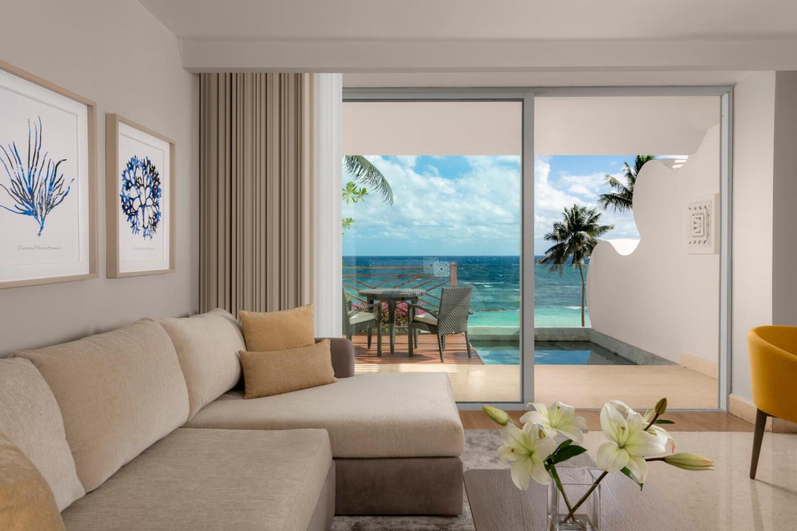 Grand Class Suite Ocean Front