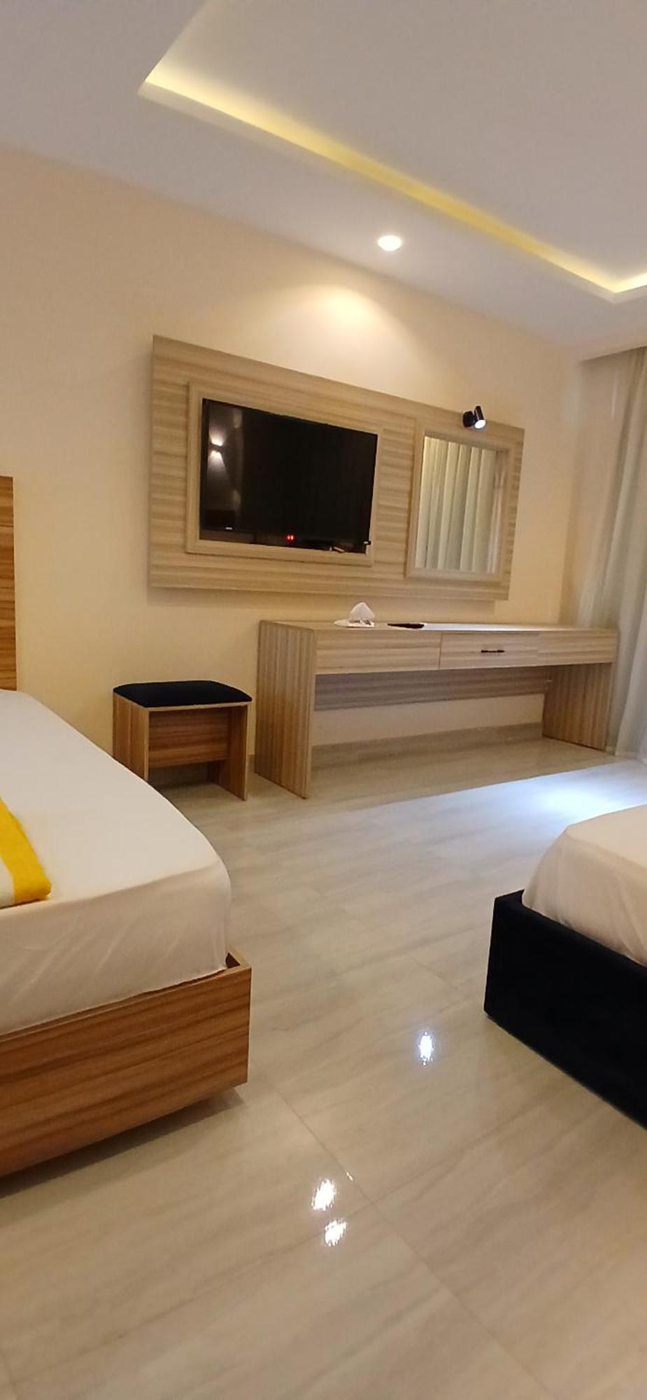 Queen Room Pool View