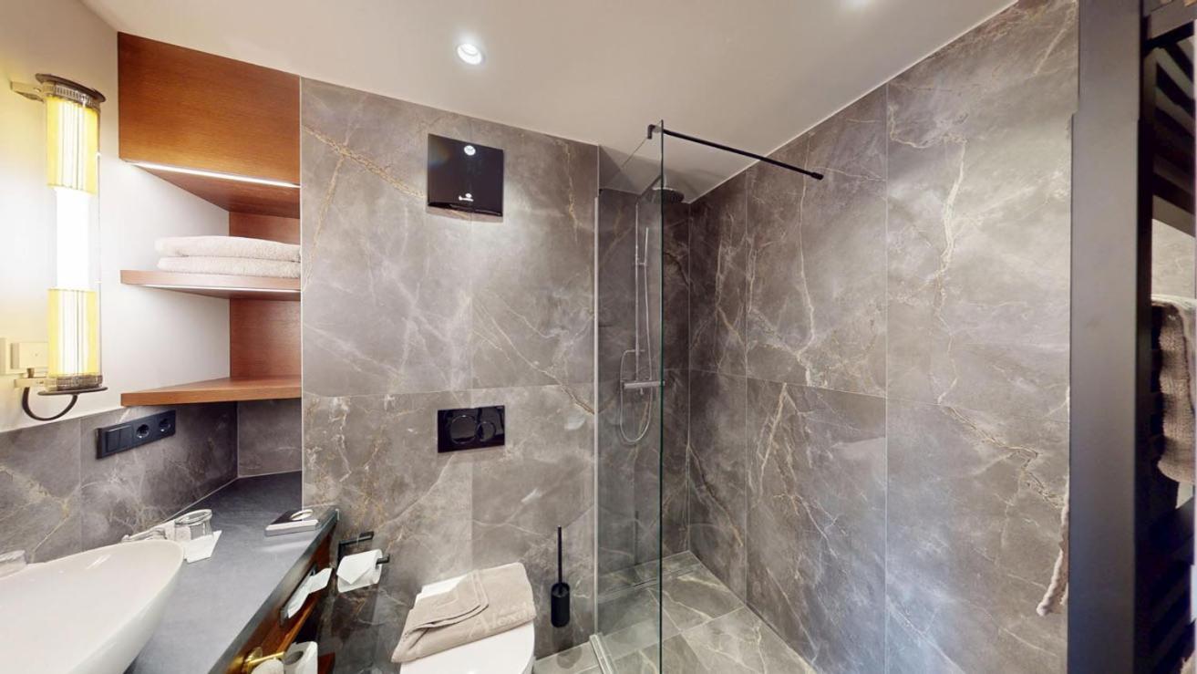 Double Room Lake View