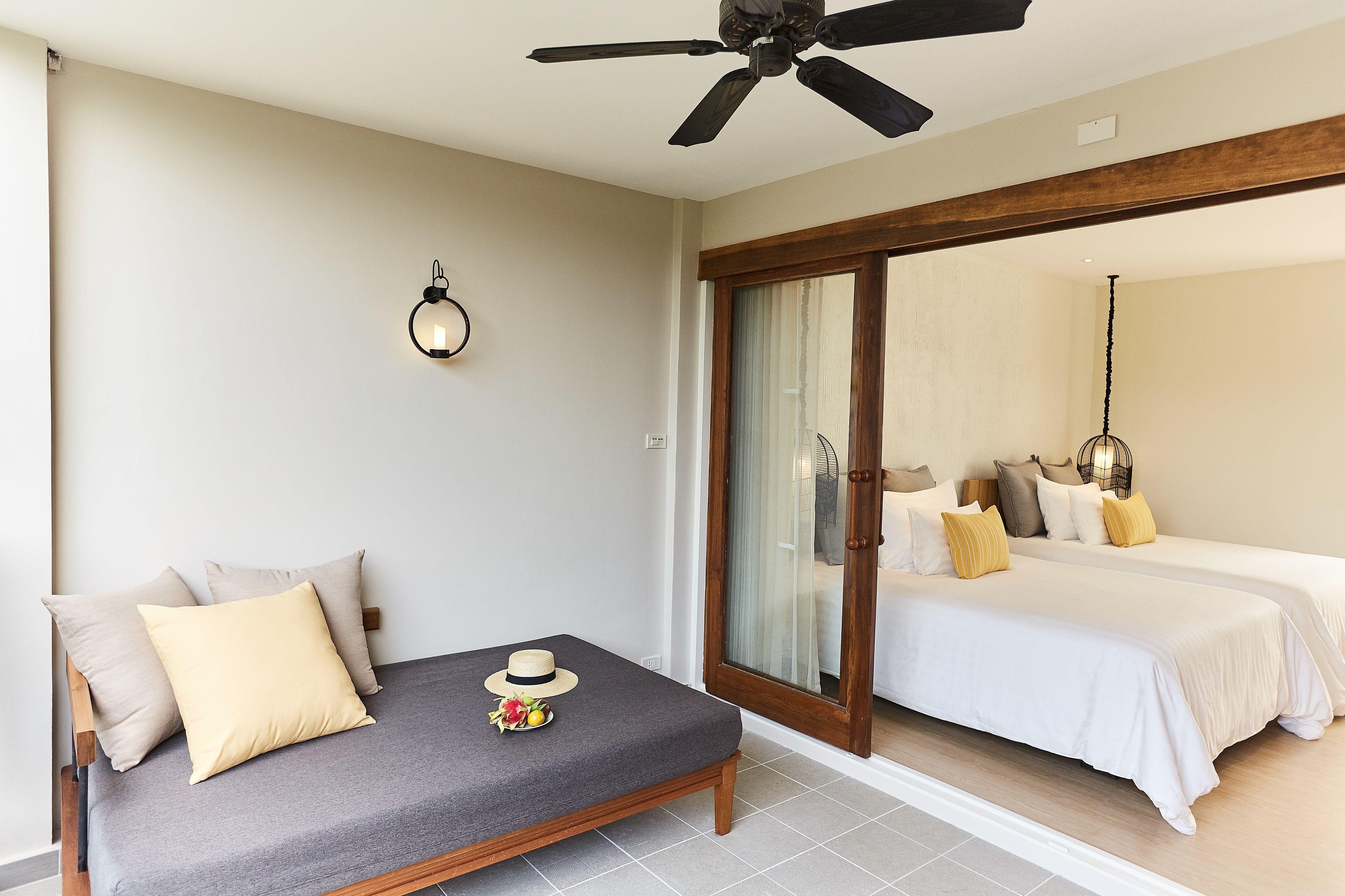 DLX Two Queens Room