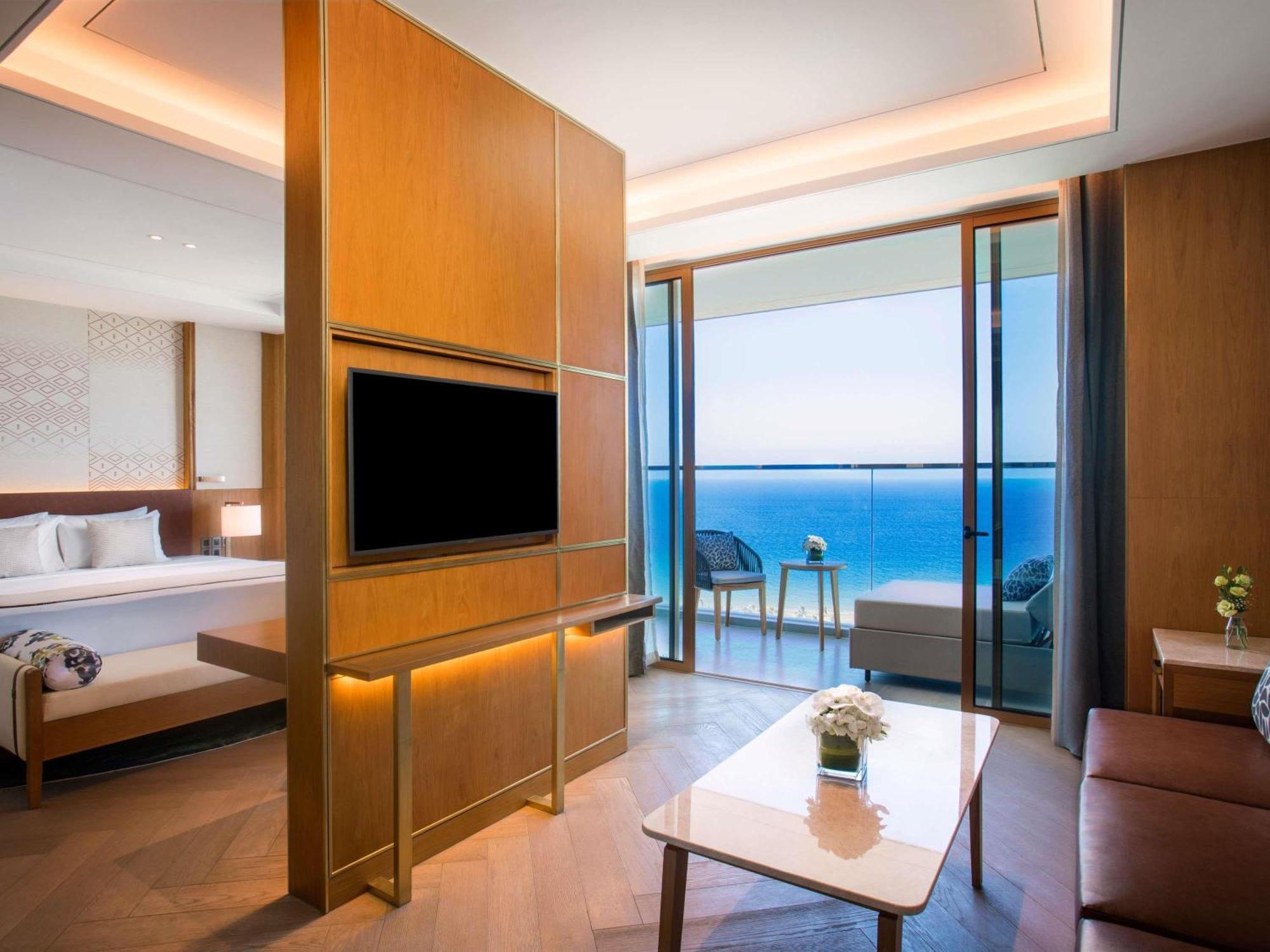 Junior King Suite with Sea View