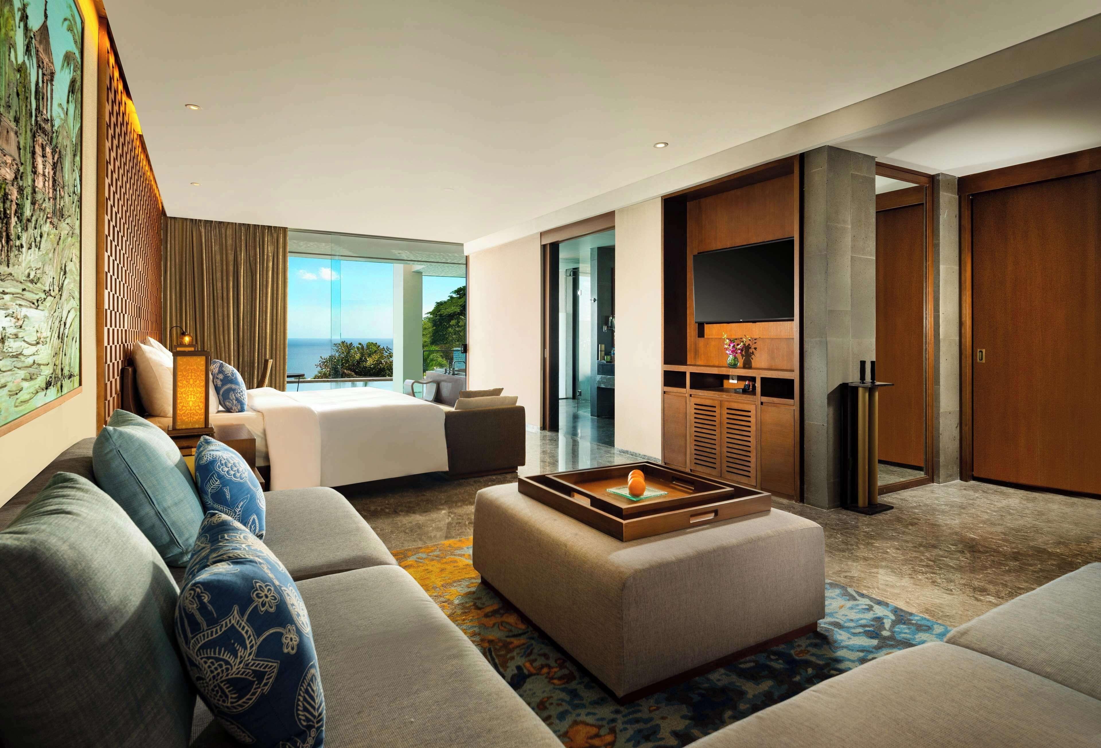 Ocean View Pool Suite Benefits,1551933955:JPEG