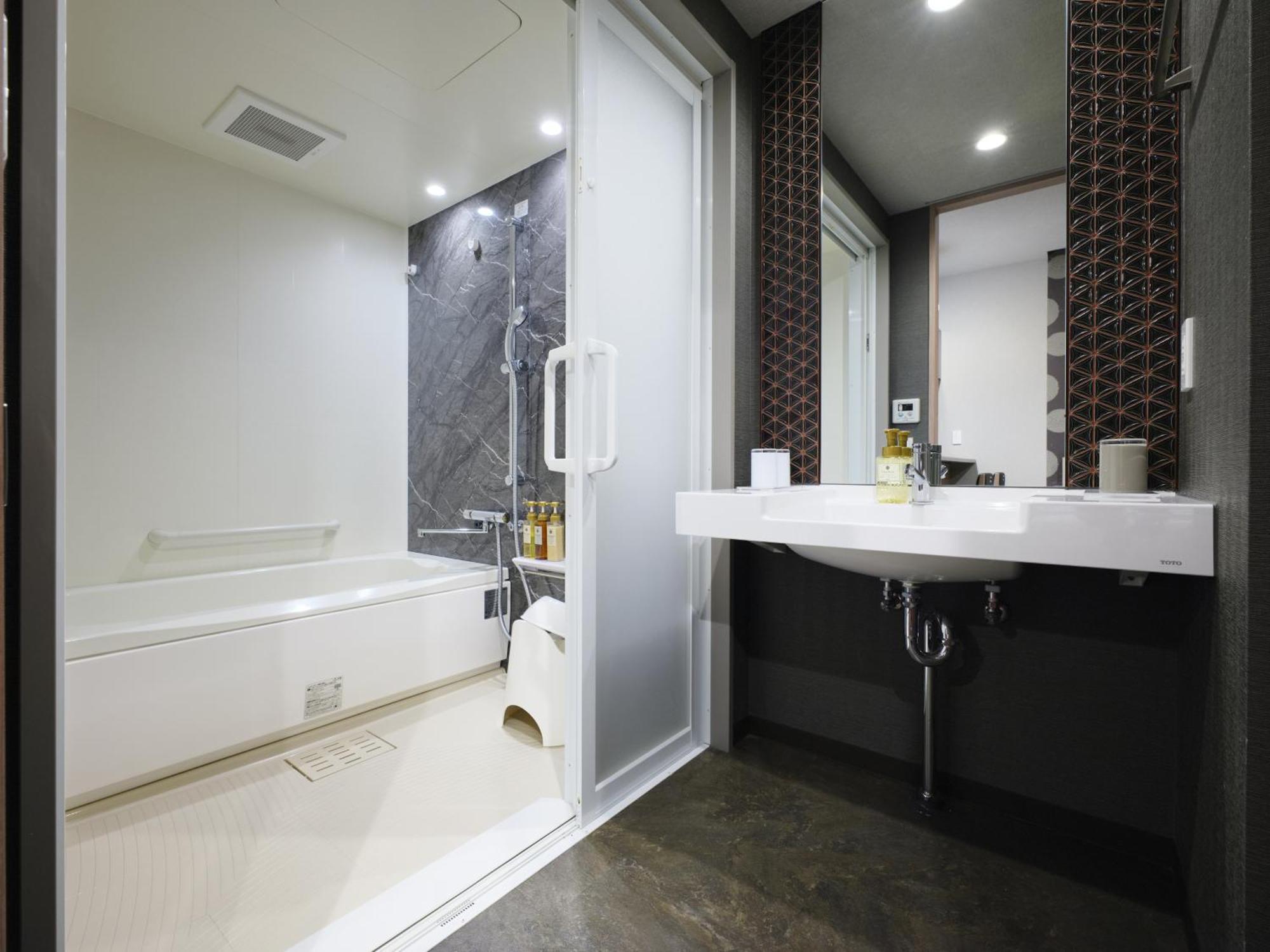 Universal King Room Washing Machine