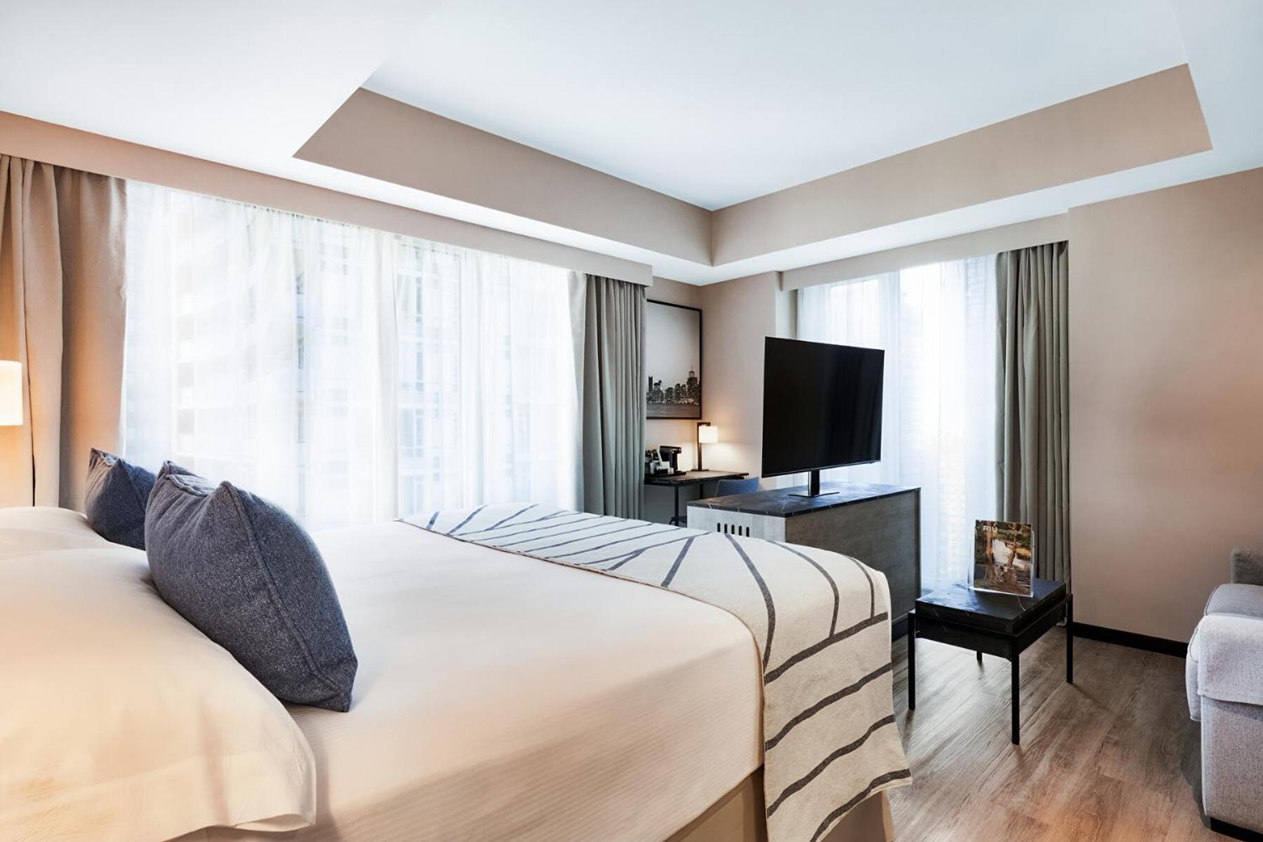Deluxe Family Room