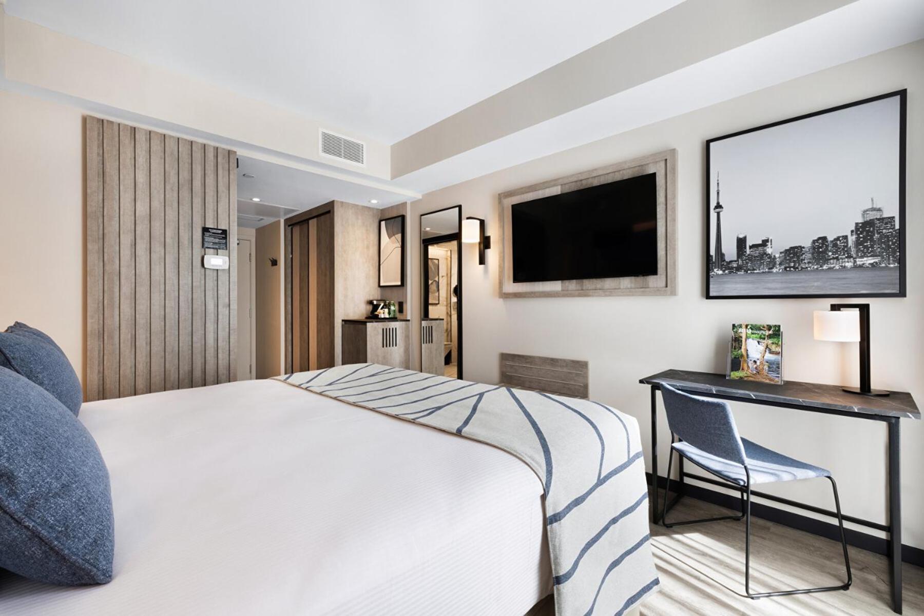Deluxe King Room