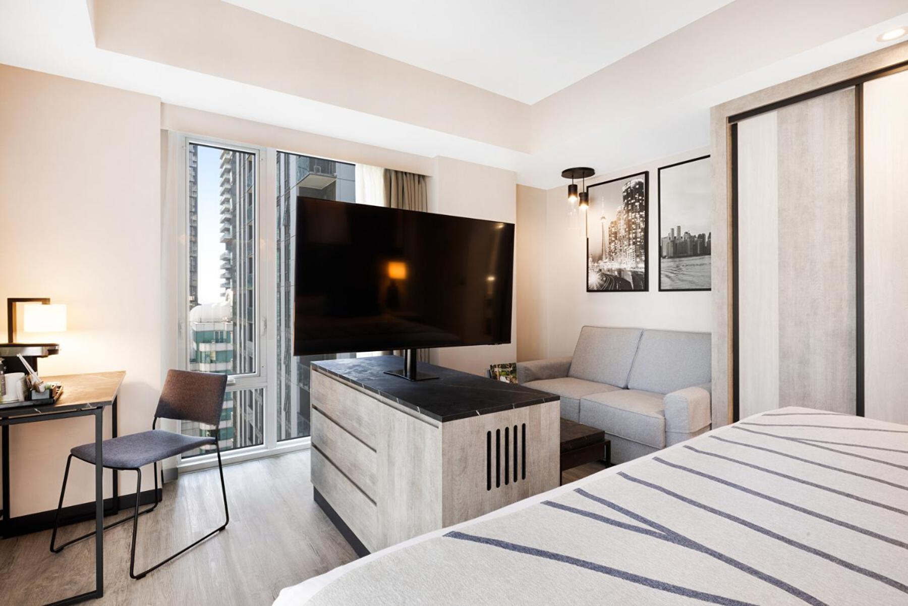 Deluxe Family Room