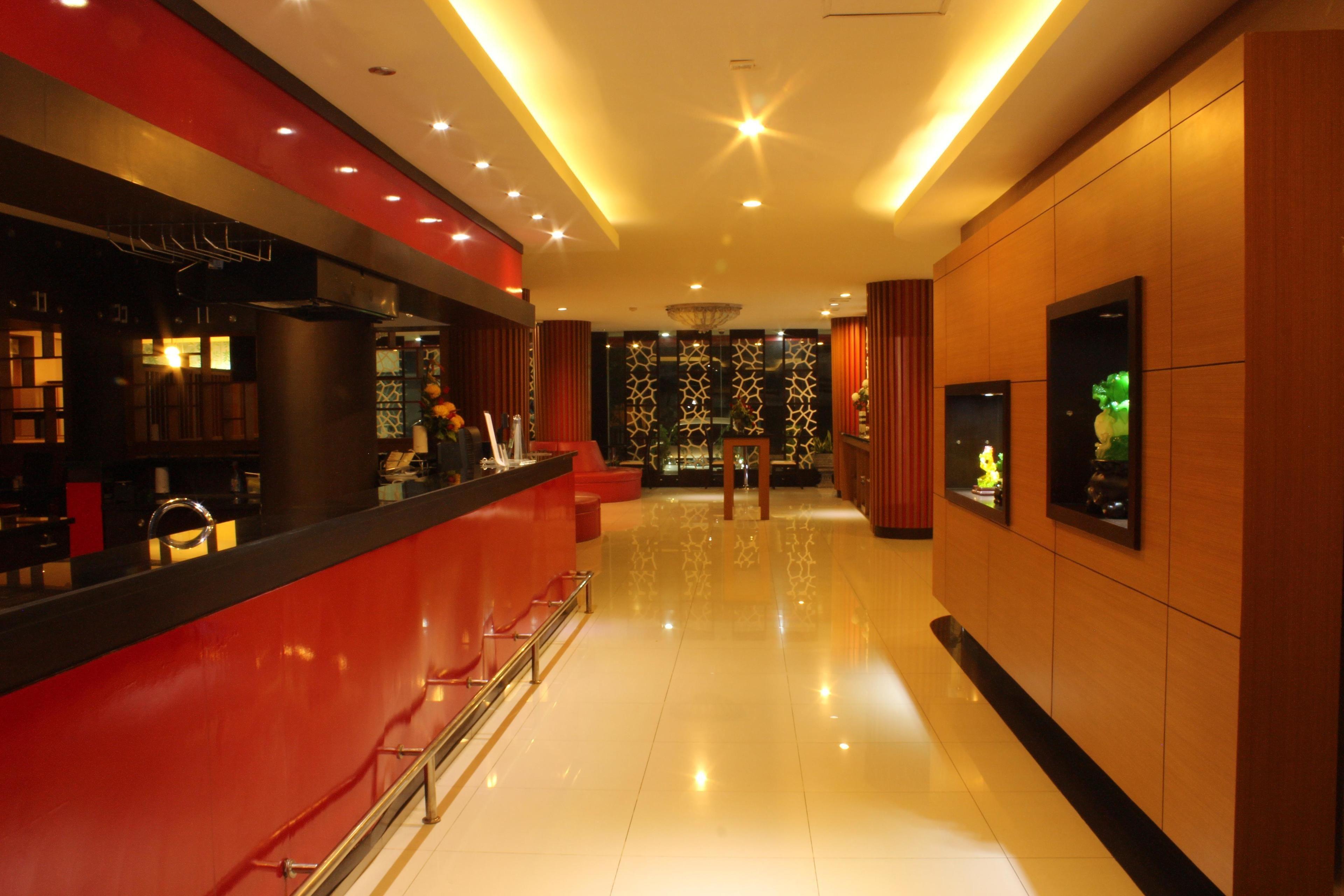 Superior Double Room shuttle to Gambir Railway Station