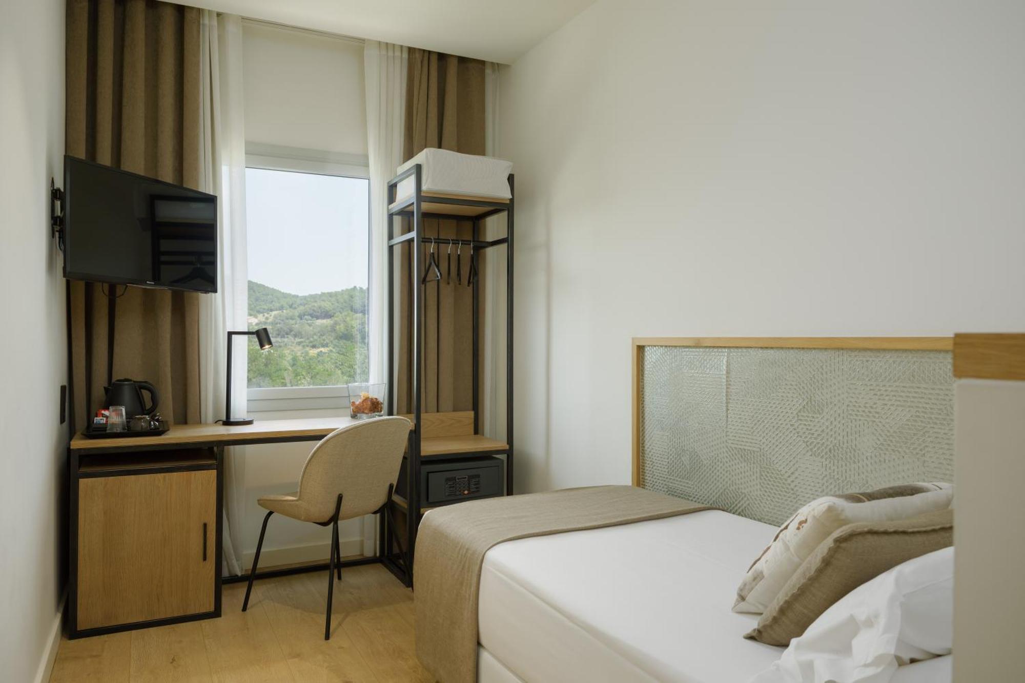 Small Single Room