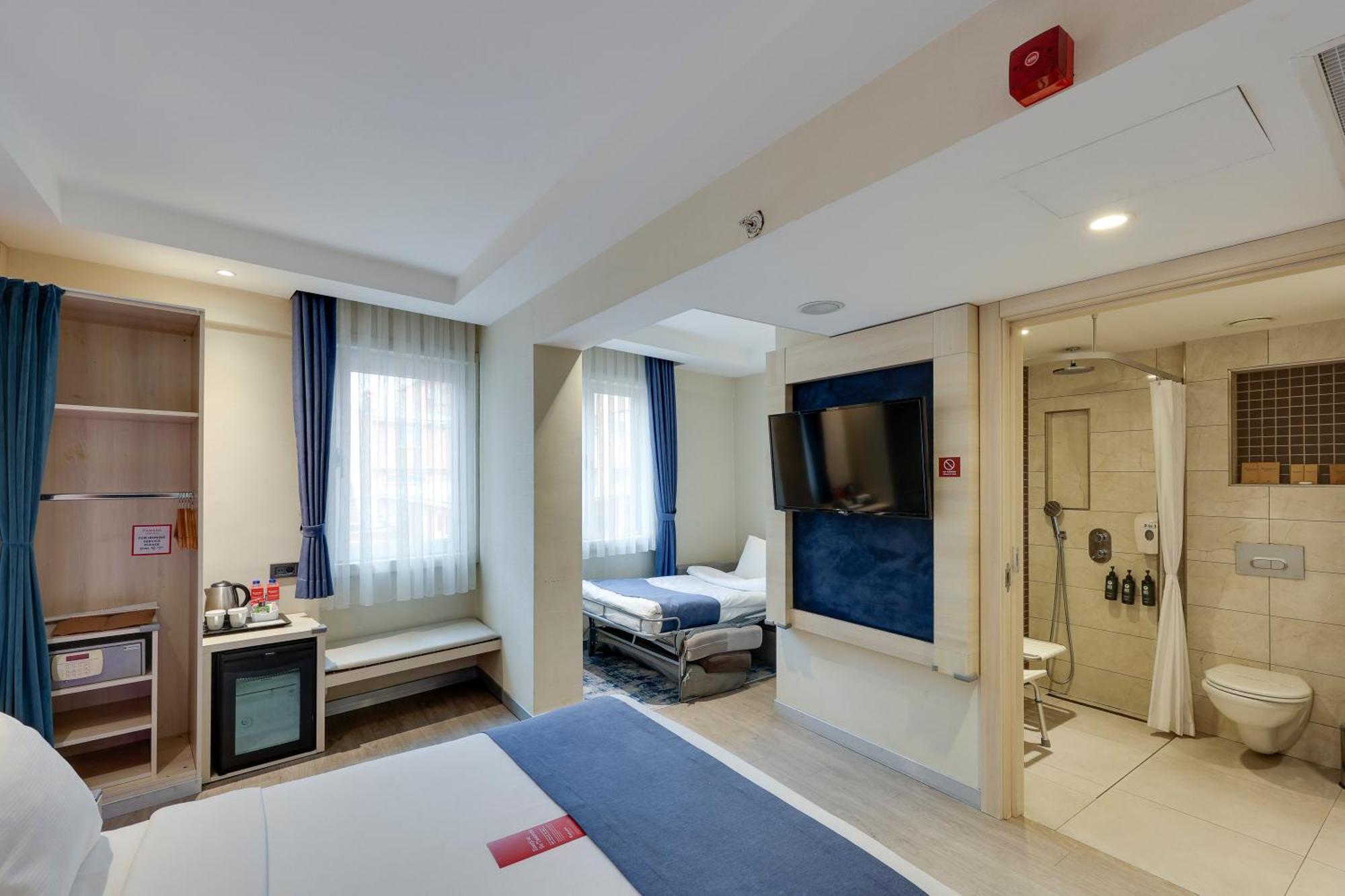 Accessible Room 1 Double Bed Sofa Bed