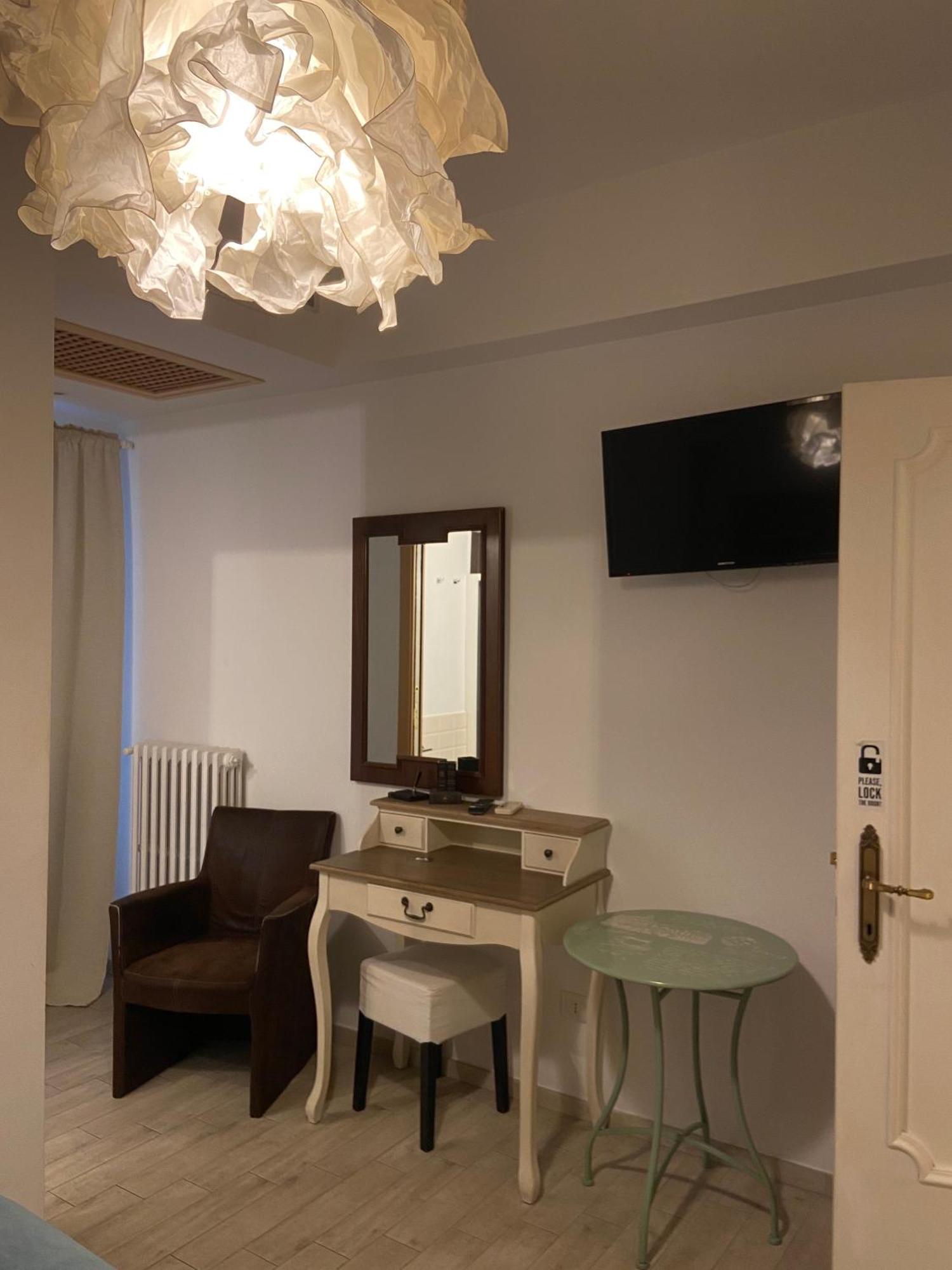 Double Room Private Bathroom