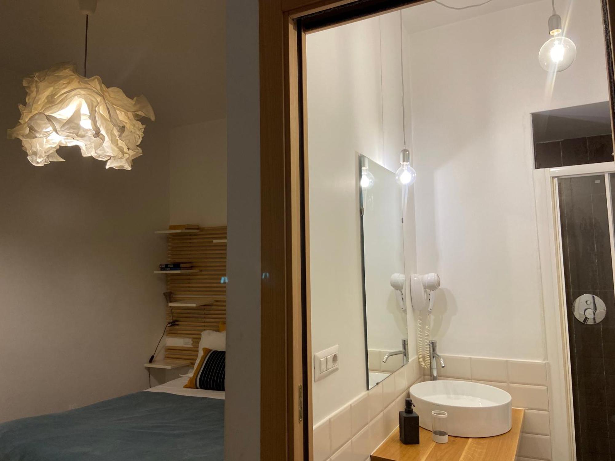Double Room Private Bathroom
