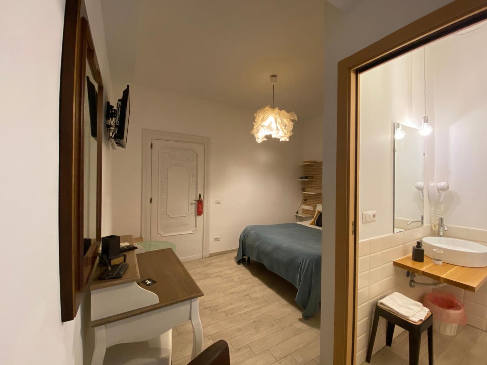 Double Room Private Bathroom
