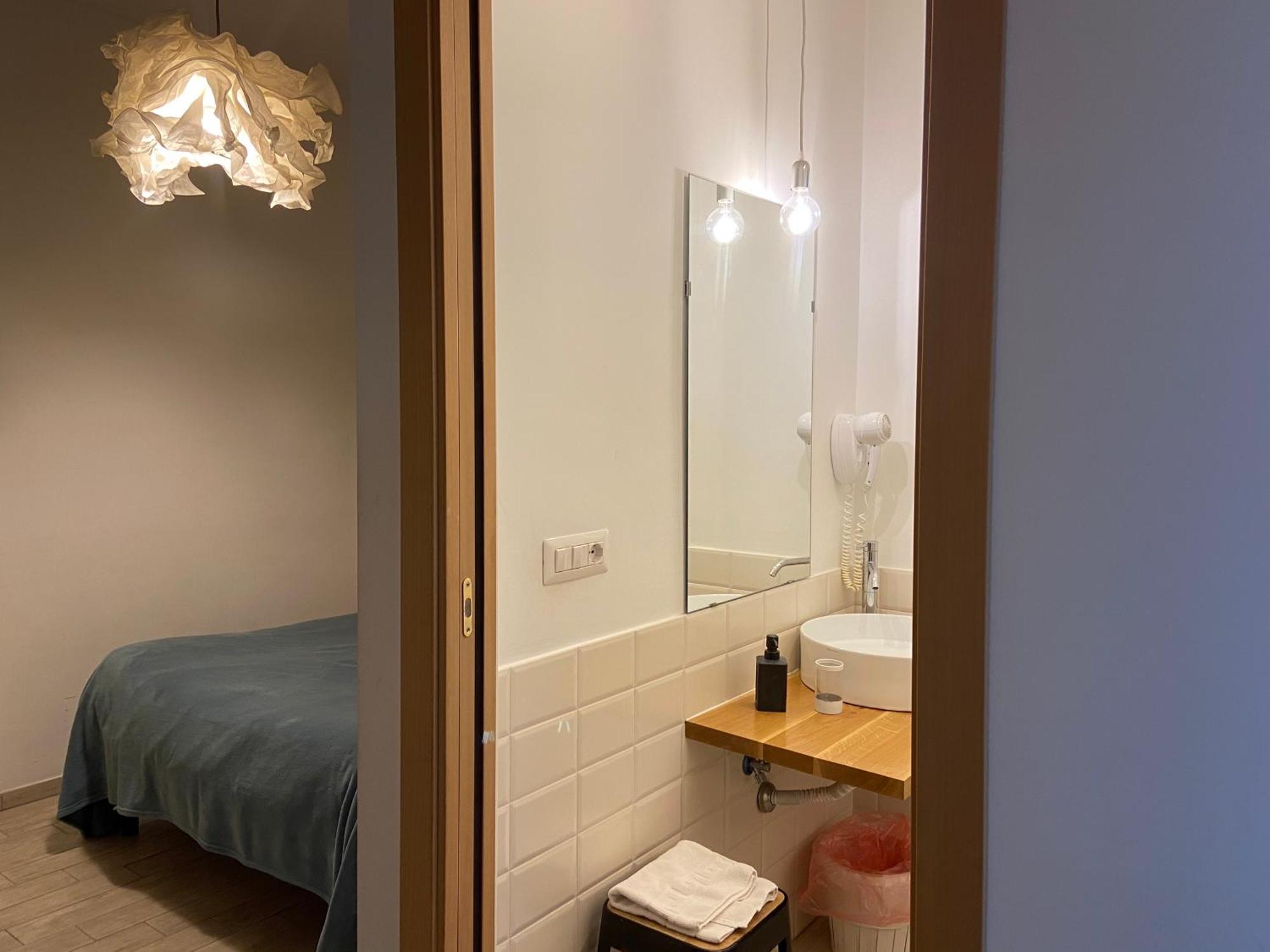 Double Room Private Bathroom
