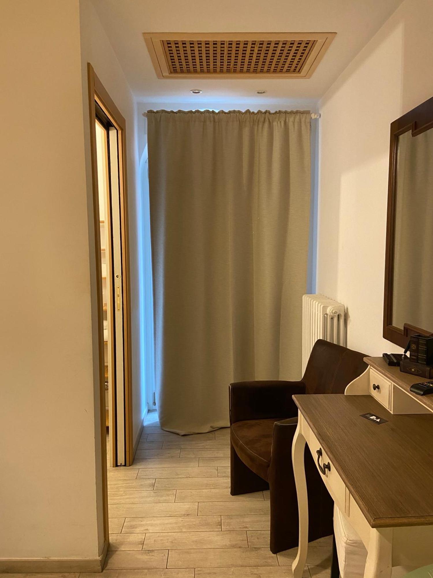 Double Room Private Bathroom