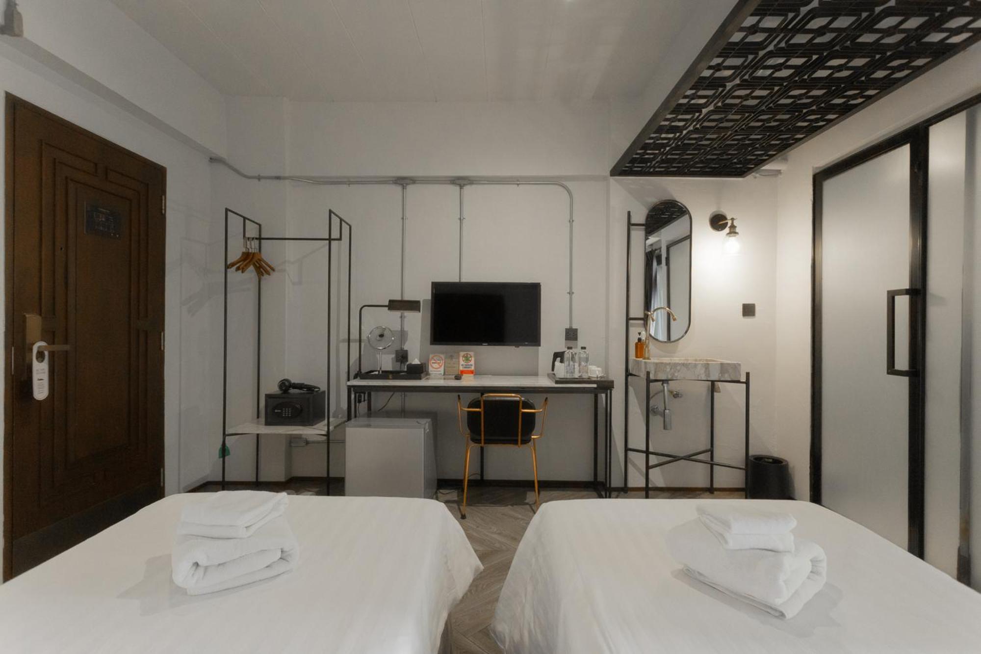 Standard Twin Room