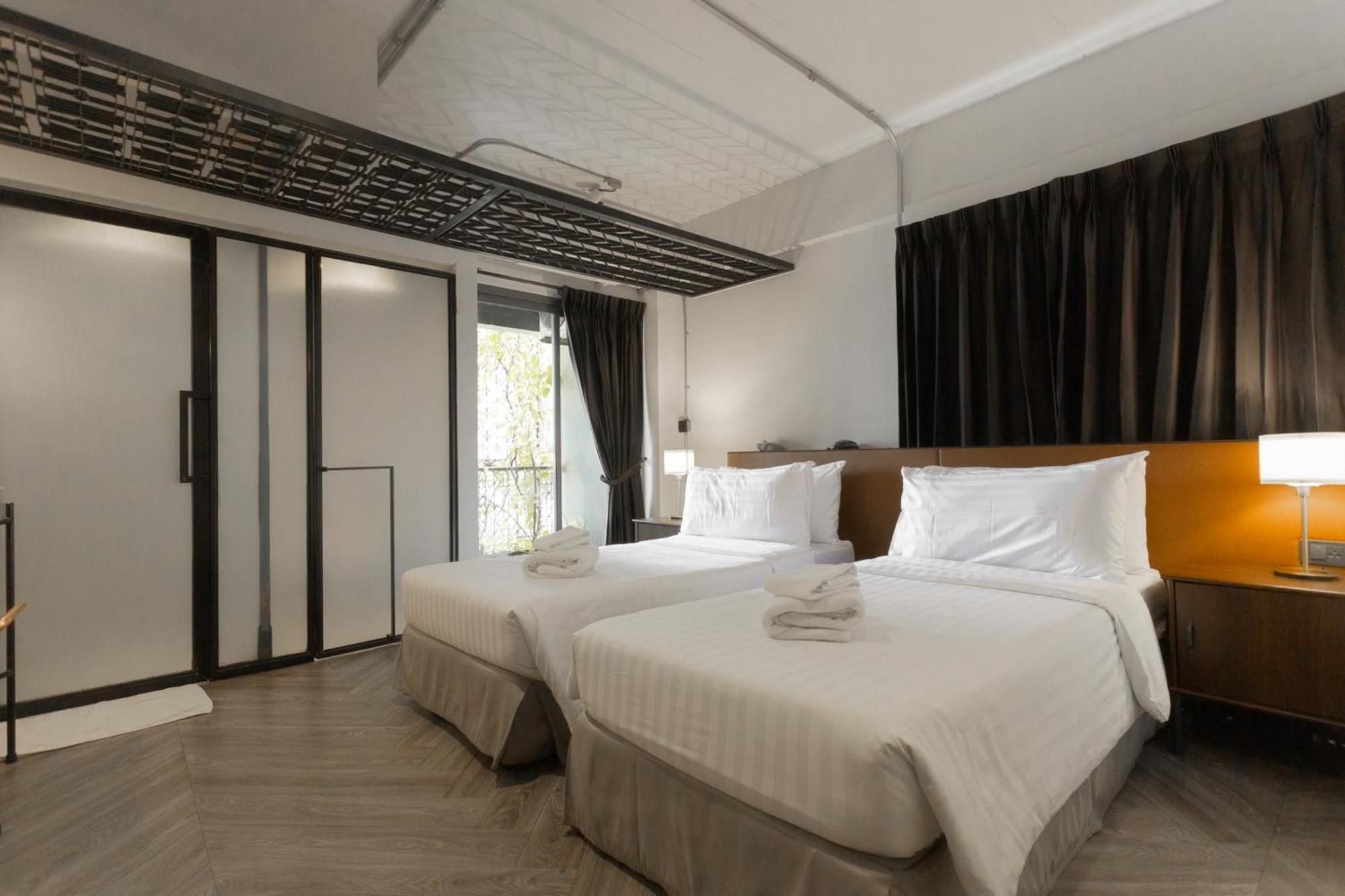 Standard Twin Room