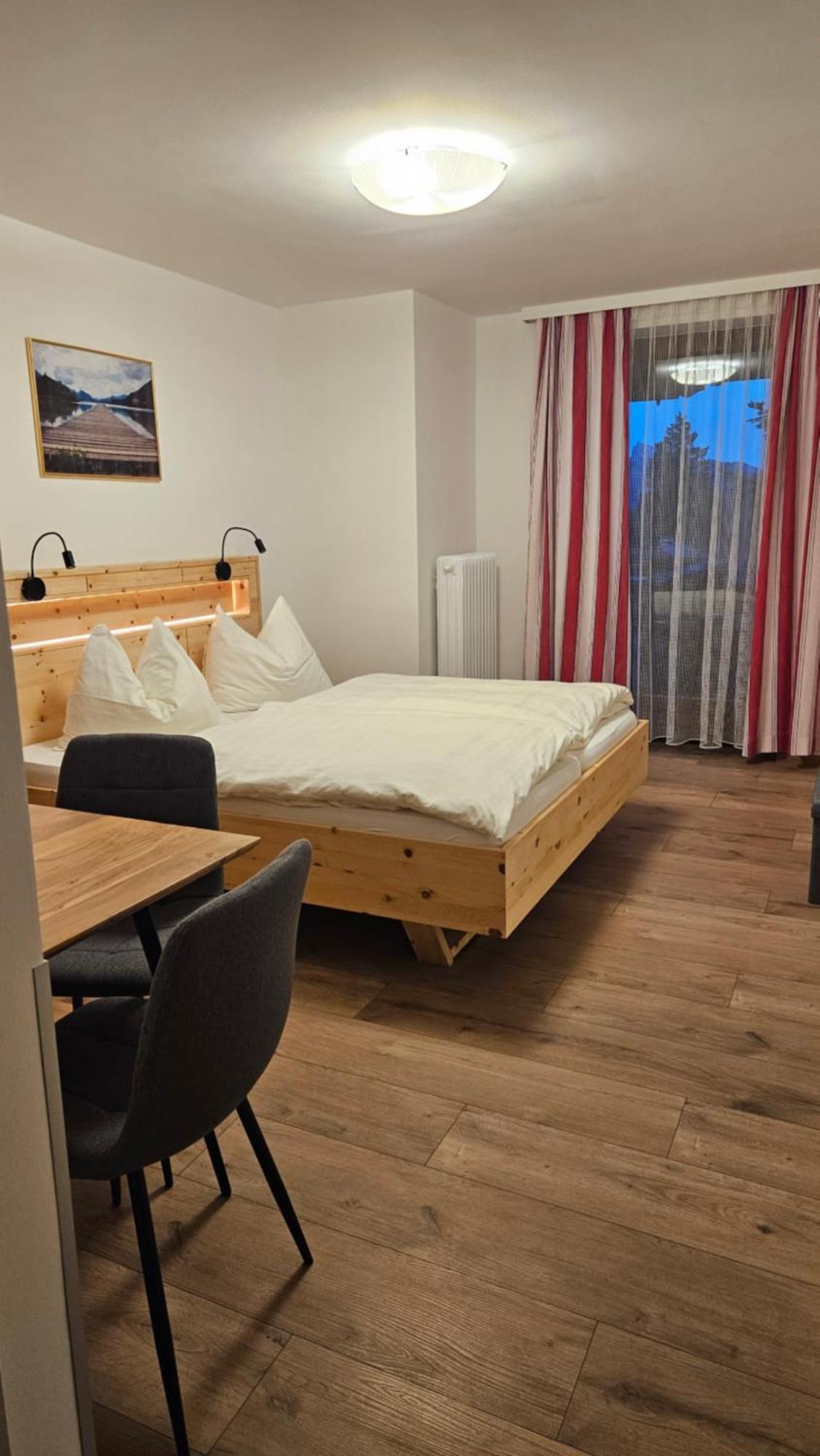 Doppelzimmer mit Balkon
